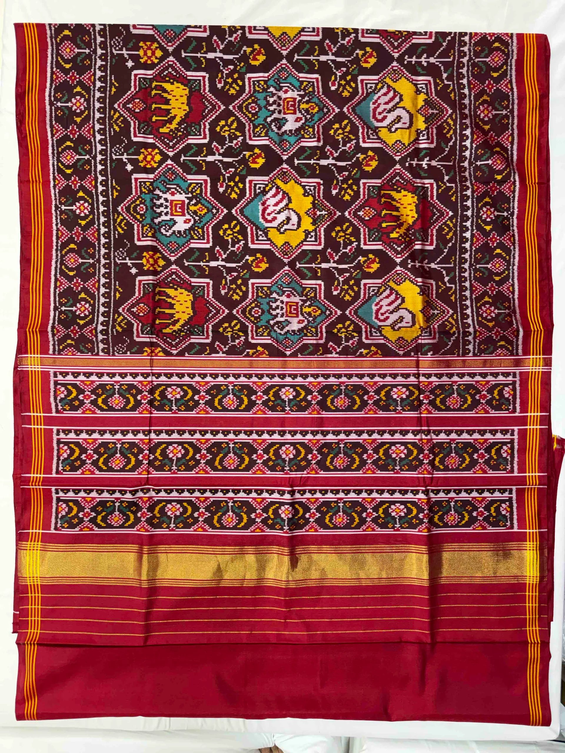 Motif In the Star Design Handwoven Patola Silk Saree Secondary image