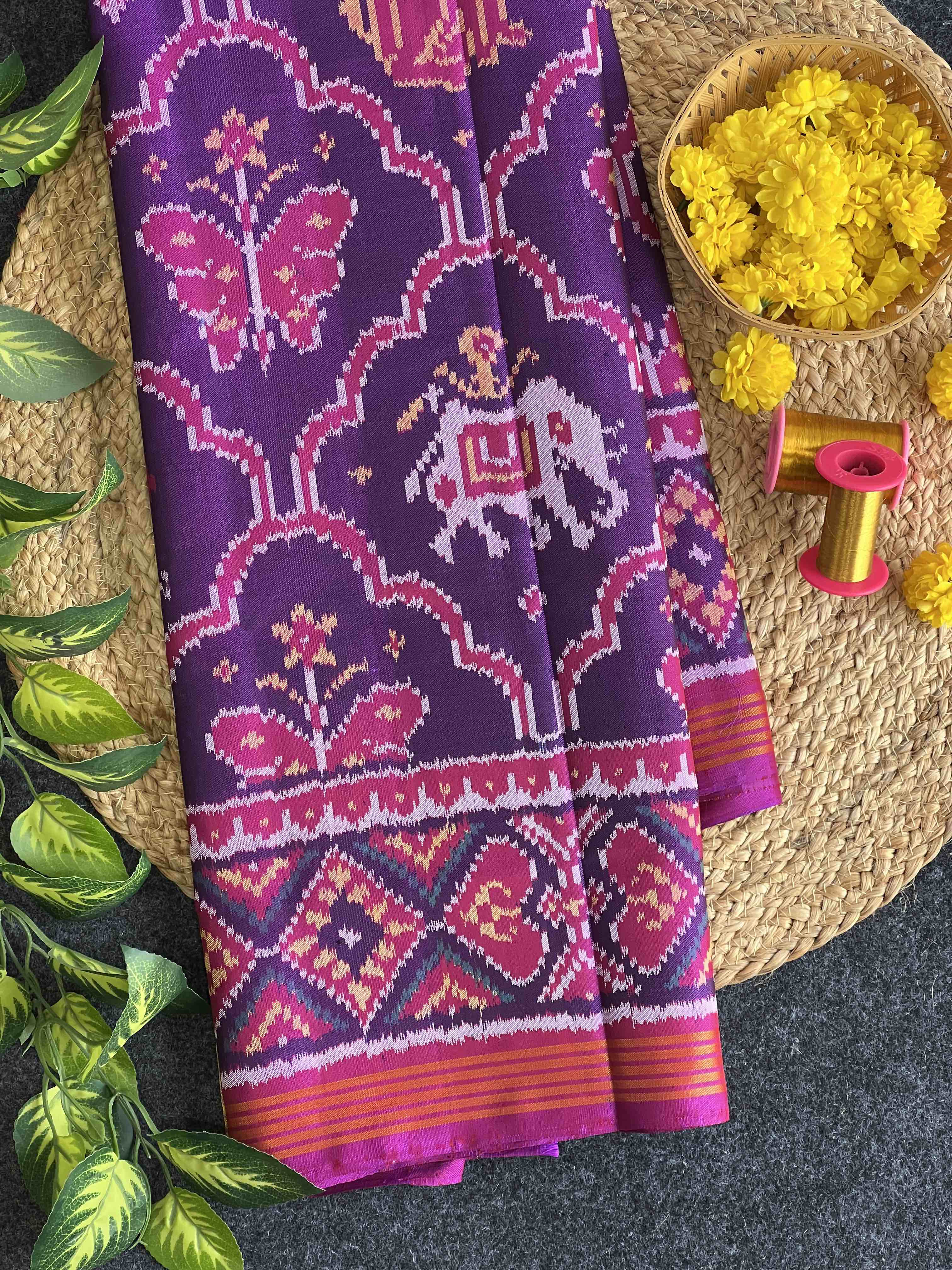 Magenta Color Motifs Design Handwoven Patola Silk Saree Main image