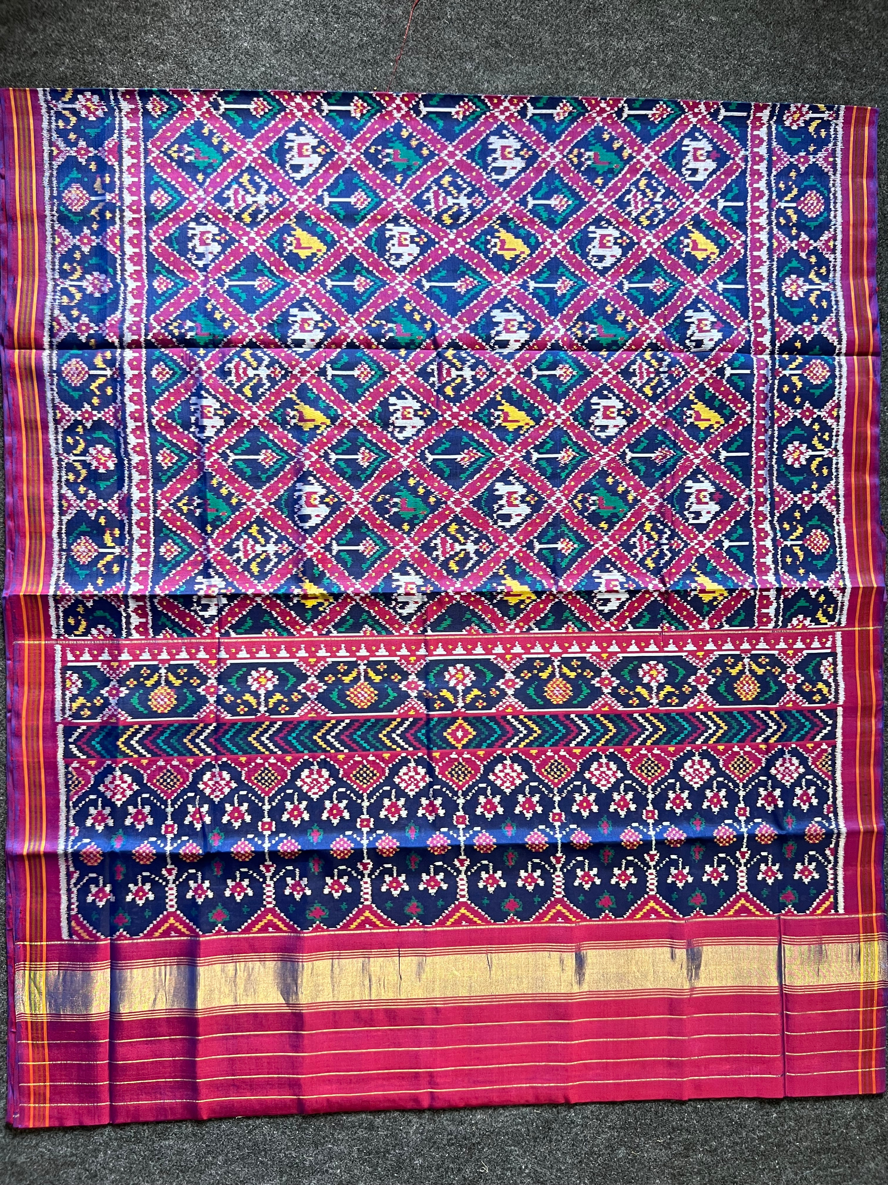 Pink Manekchowk Design Handwoven Patola Silk Saree Secondary image