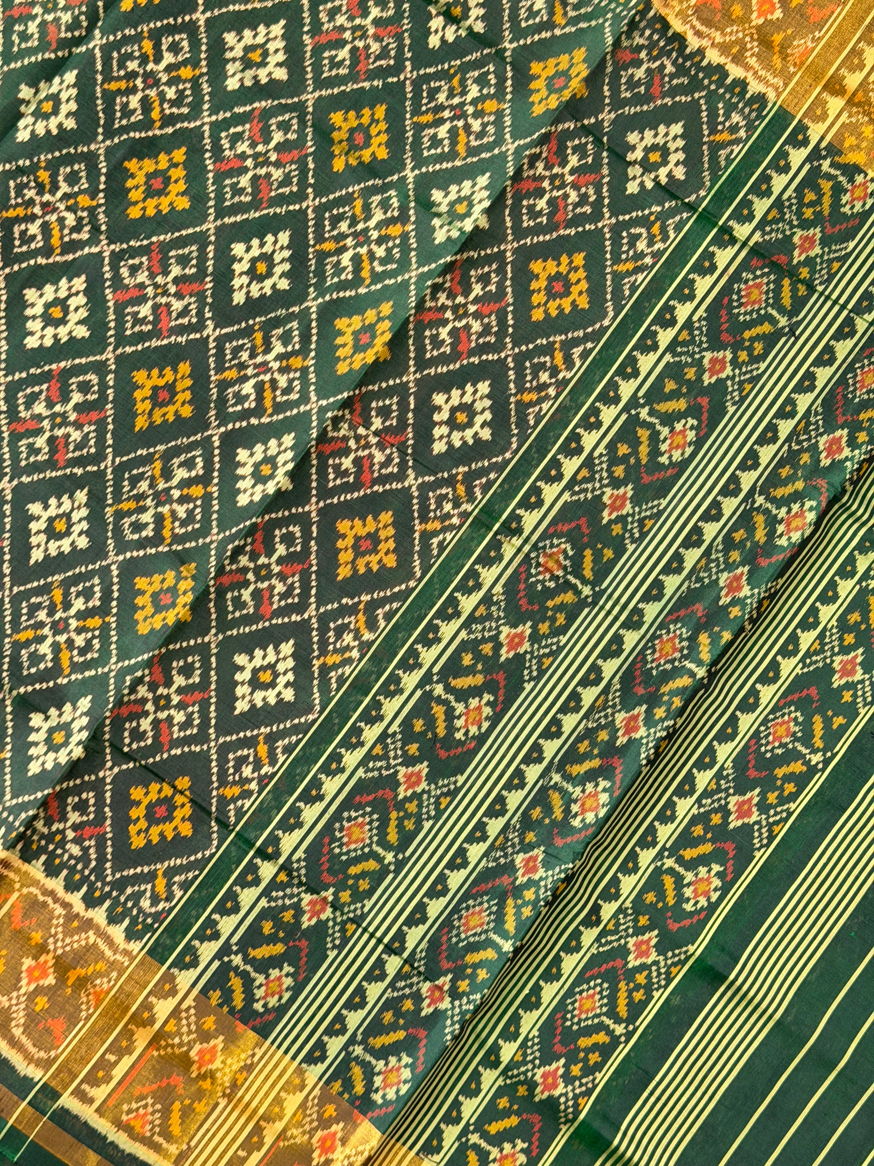 Pan-Chanda Traditional Design Handwoven Patola Silk Saree