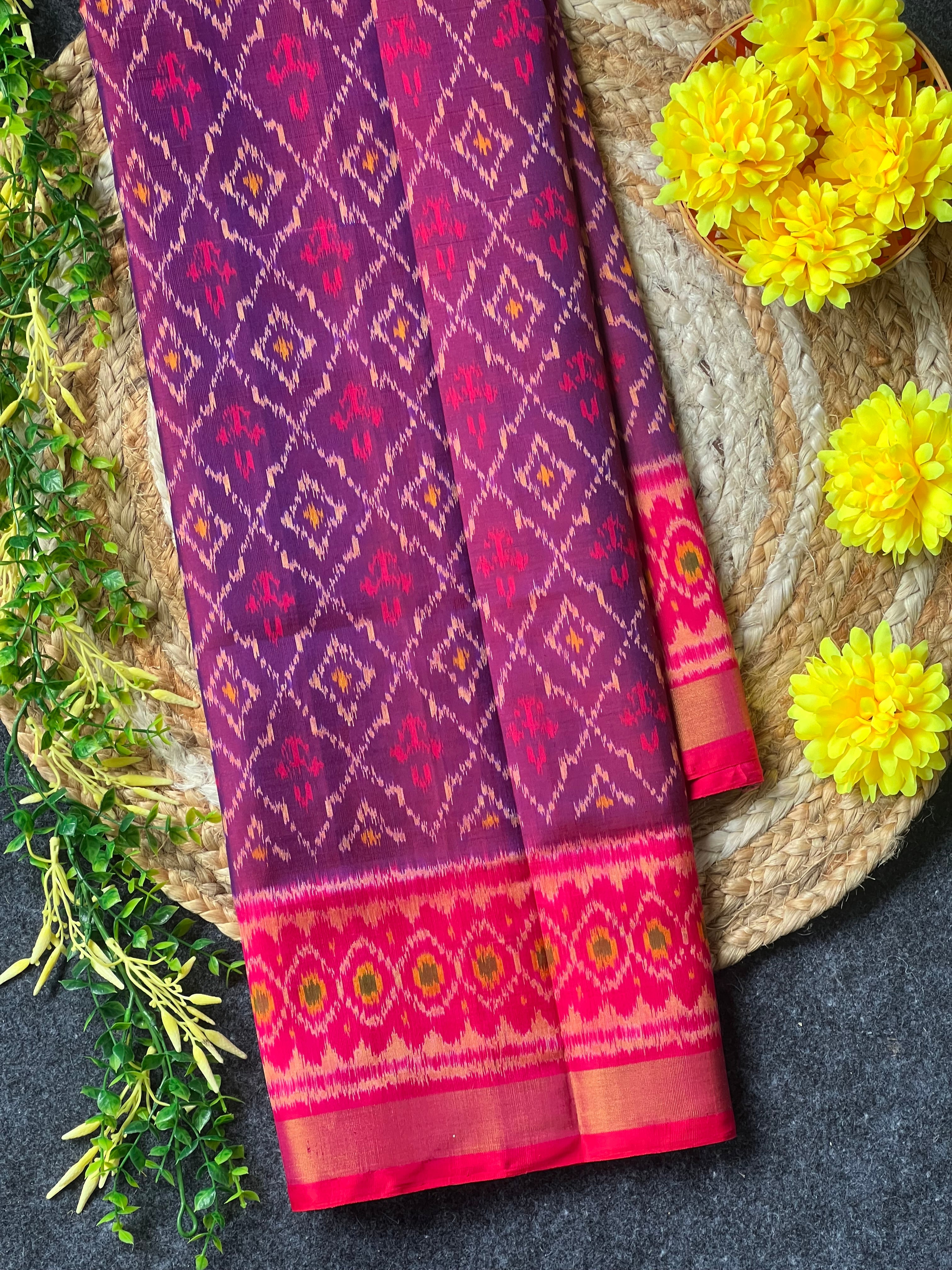 Purple Traditional Design Handwoven Patola Silk Saree Main image