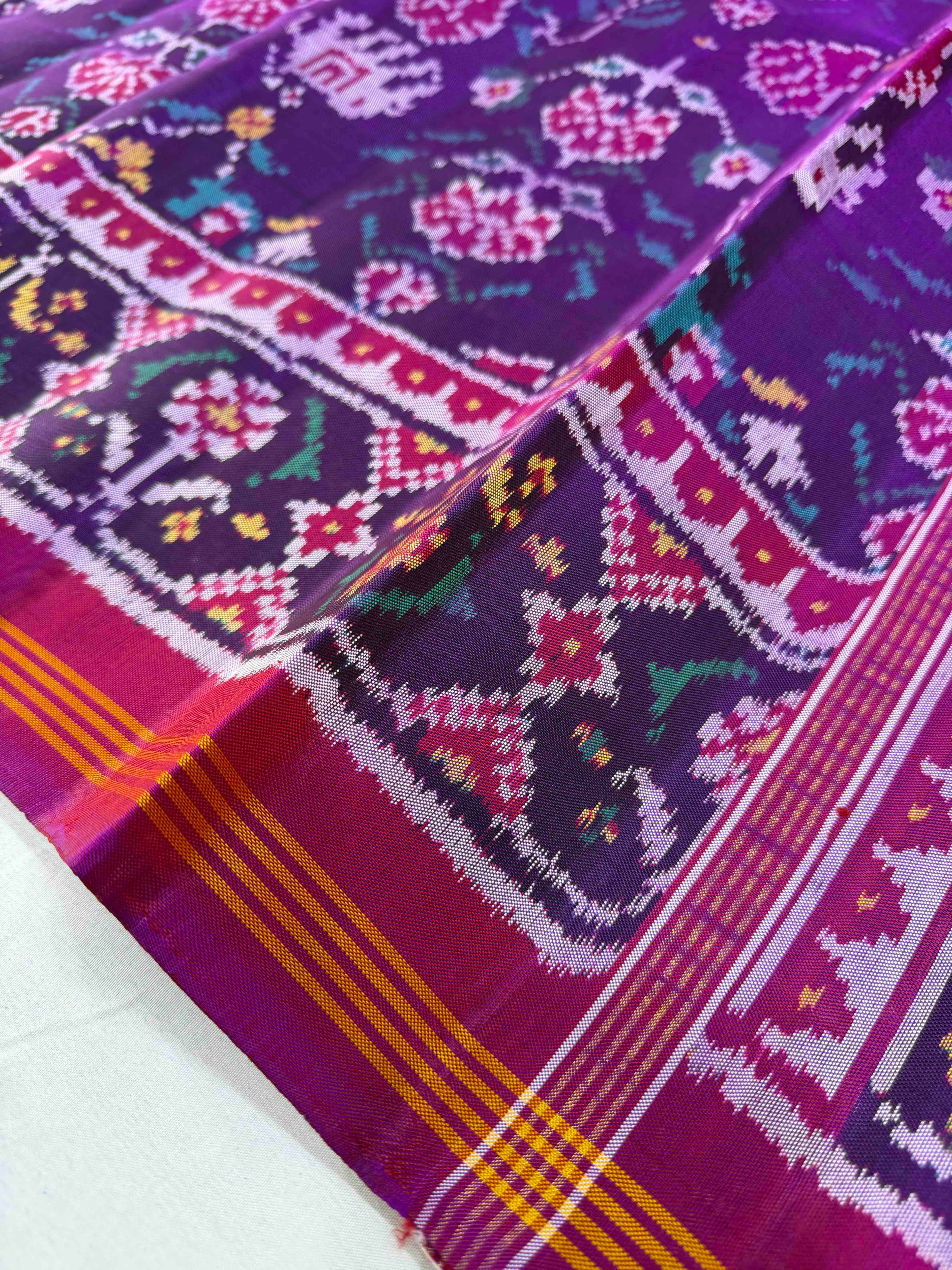 Flower With Motifs Design Handwoven Patola Silk Saree