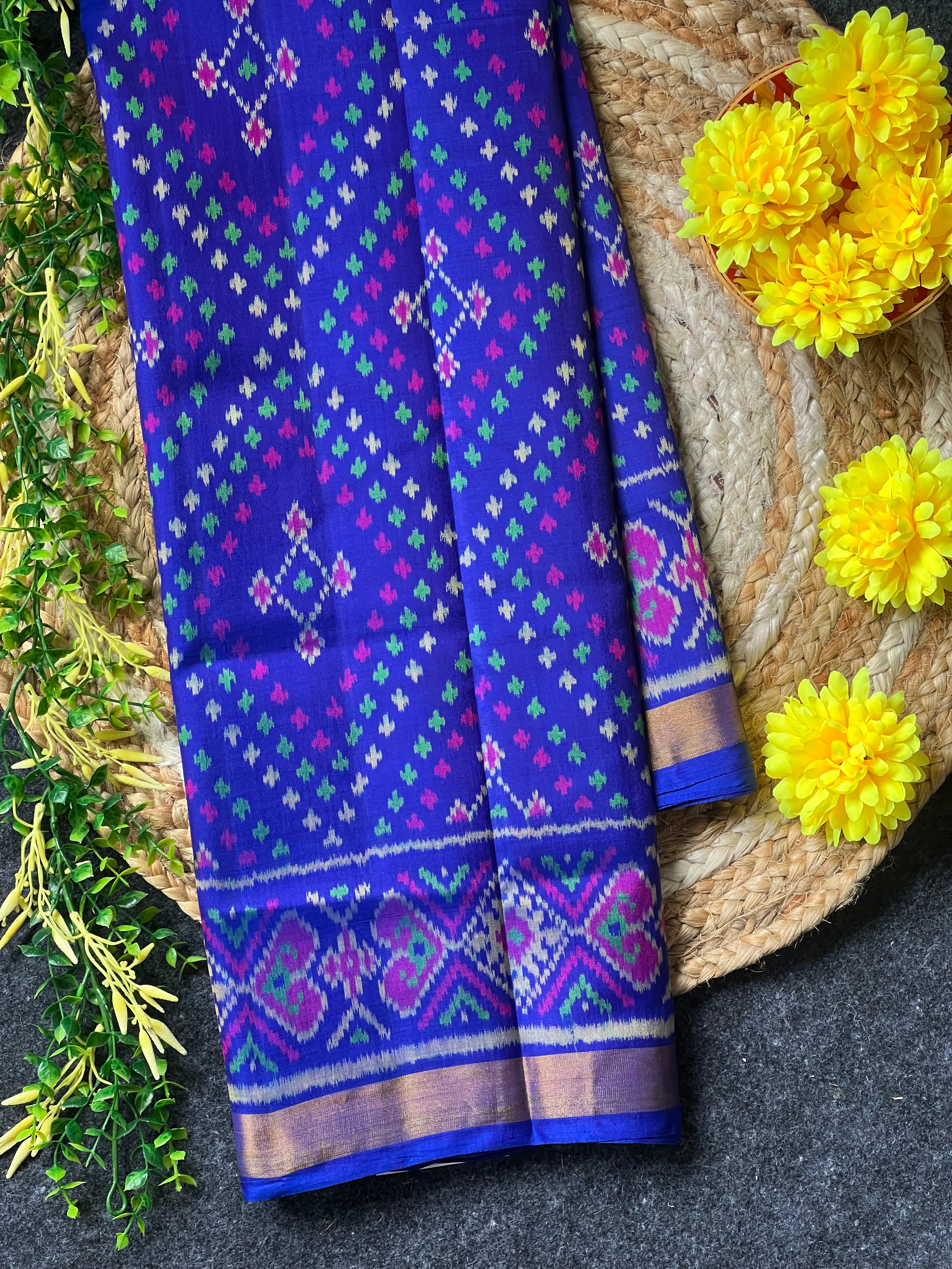 Bandhni Design Handwoven Patola Silk Saree Main image