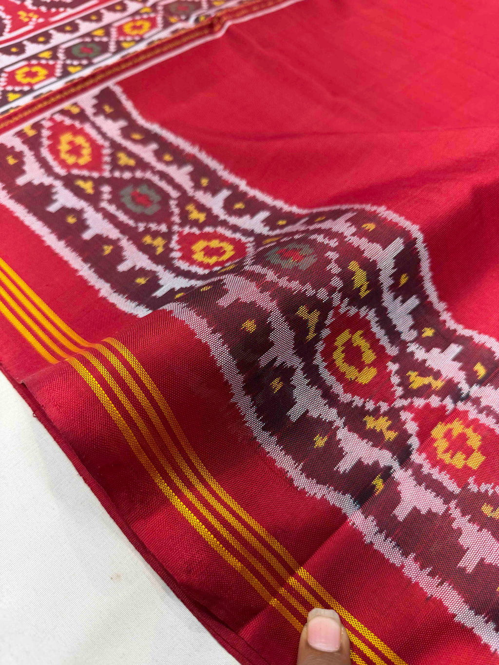 Plain Red Gala Border With Designer Blouse Handwoven Patola Silk Saree