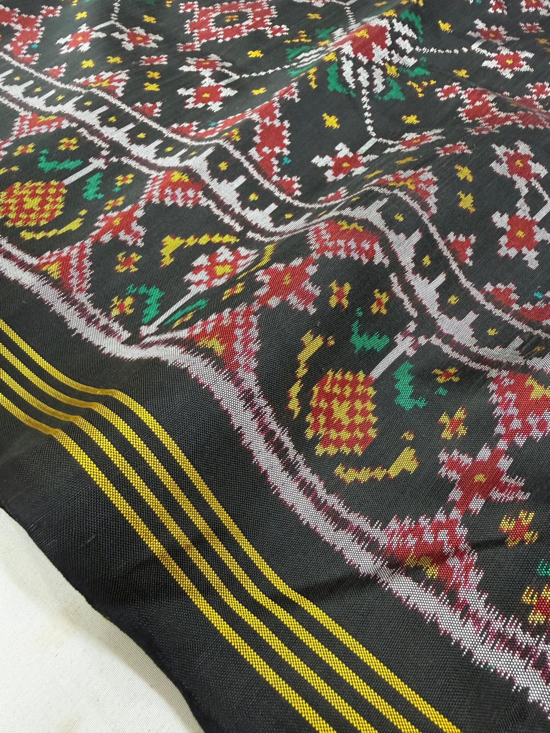 Navratna Design Handwoven Patola Silk Saree