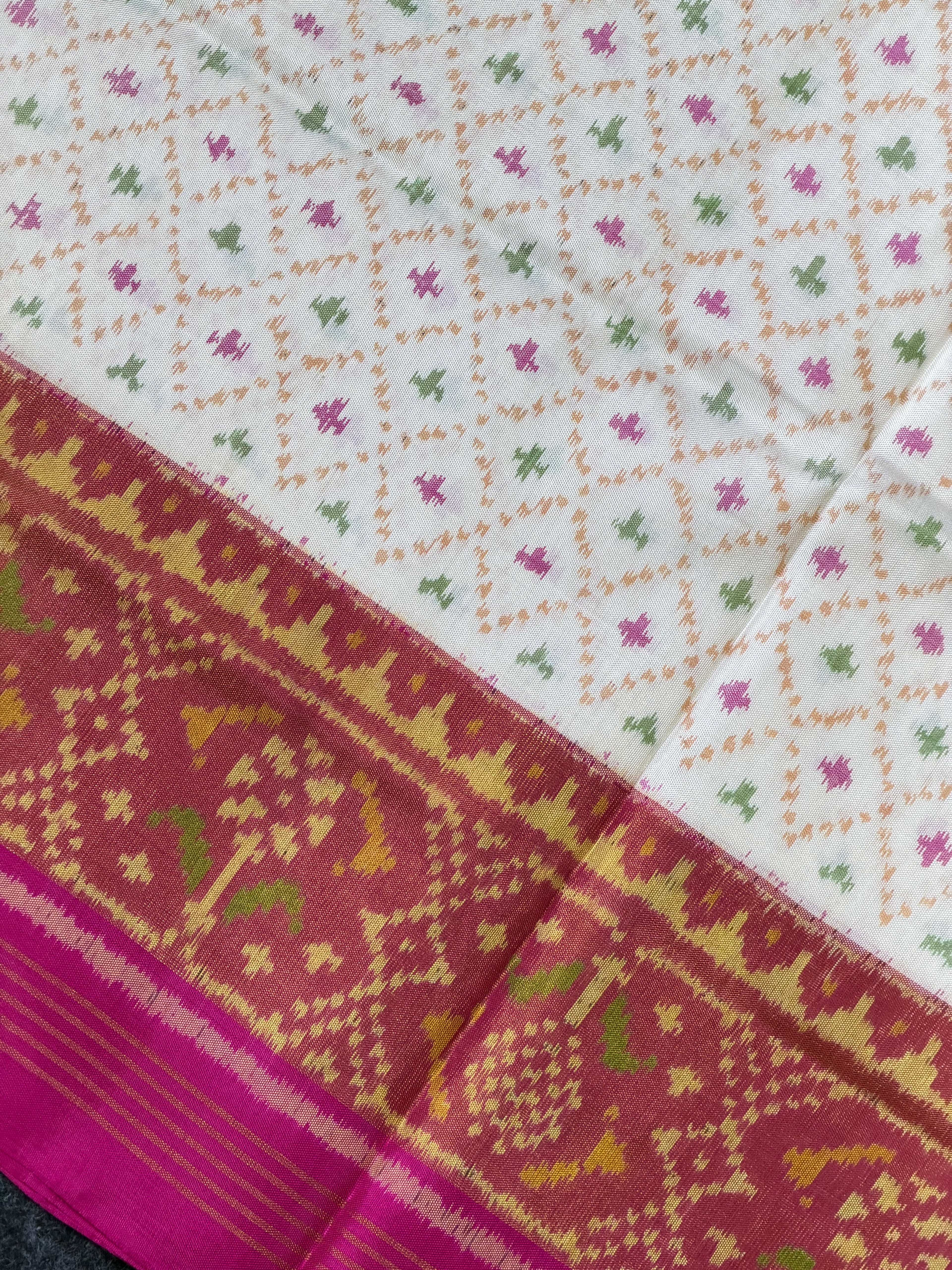 Daliyabhat White Traditional Design Handwoven Patola Silk Saree