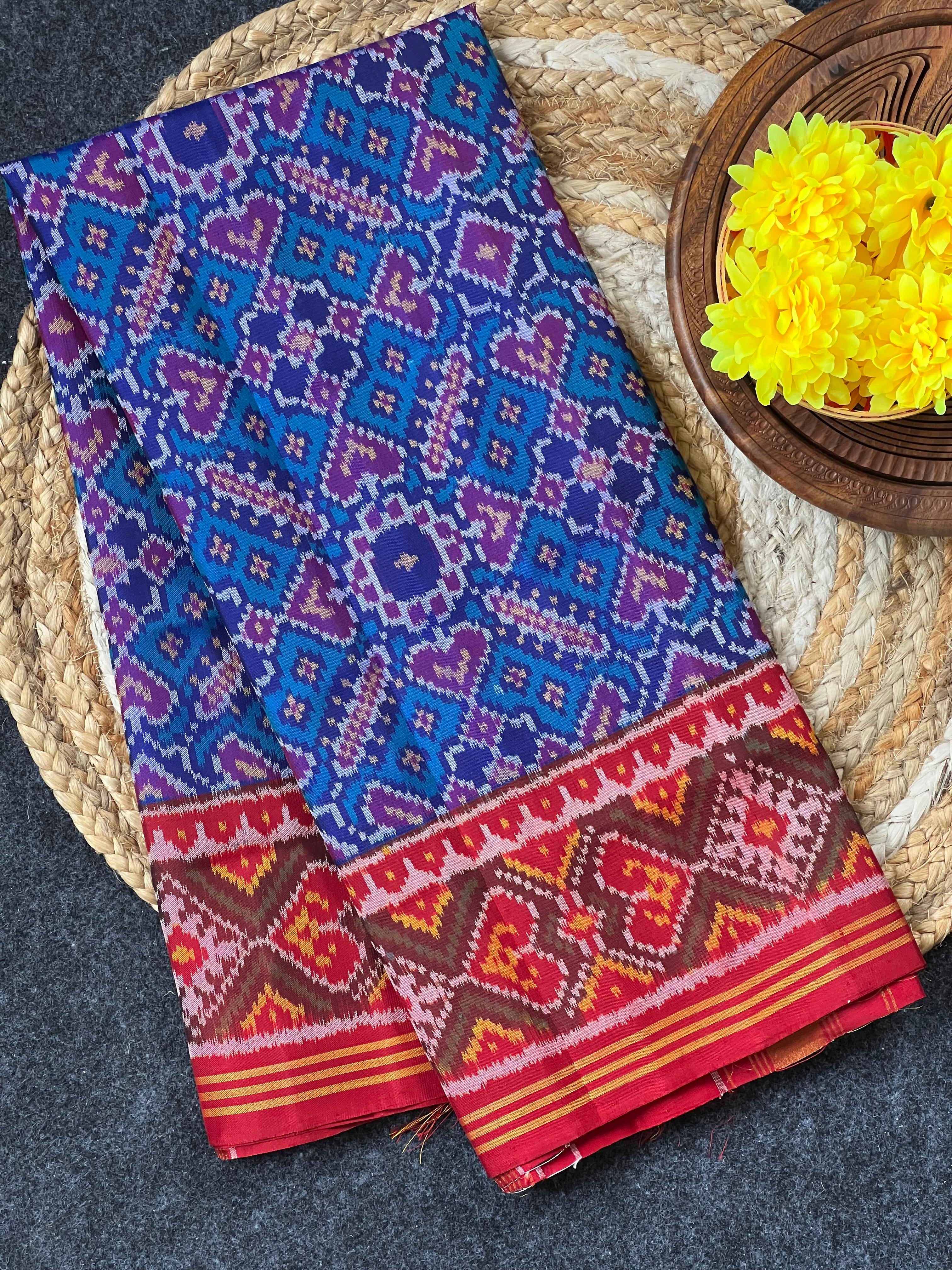 Manekchowk Traditional Design Handwoven Patola Dupatta Main image