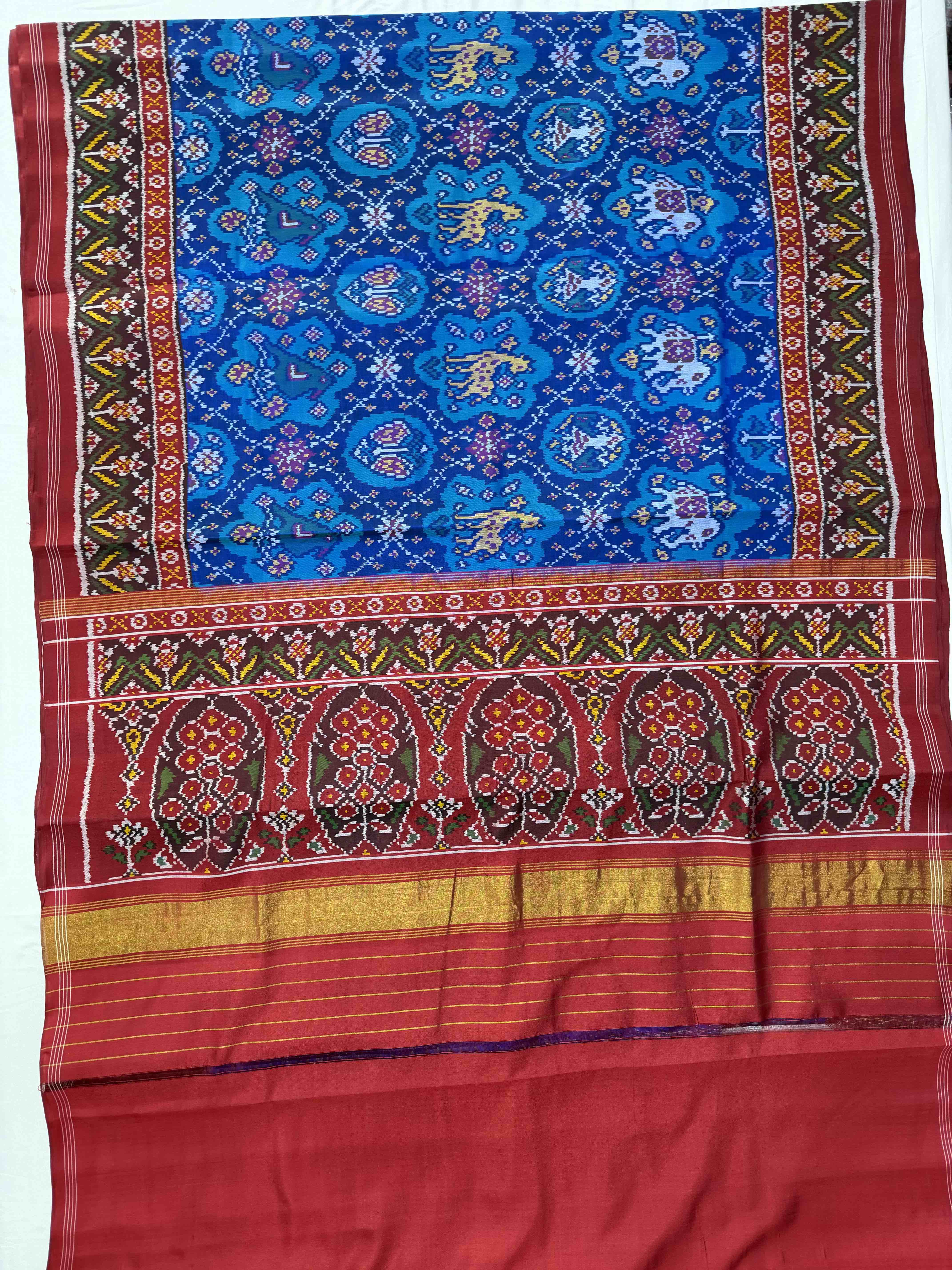 Exclusive Motif Design Handwoven Patola Silk Saree Secondary image