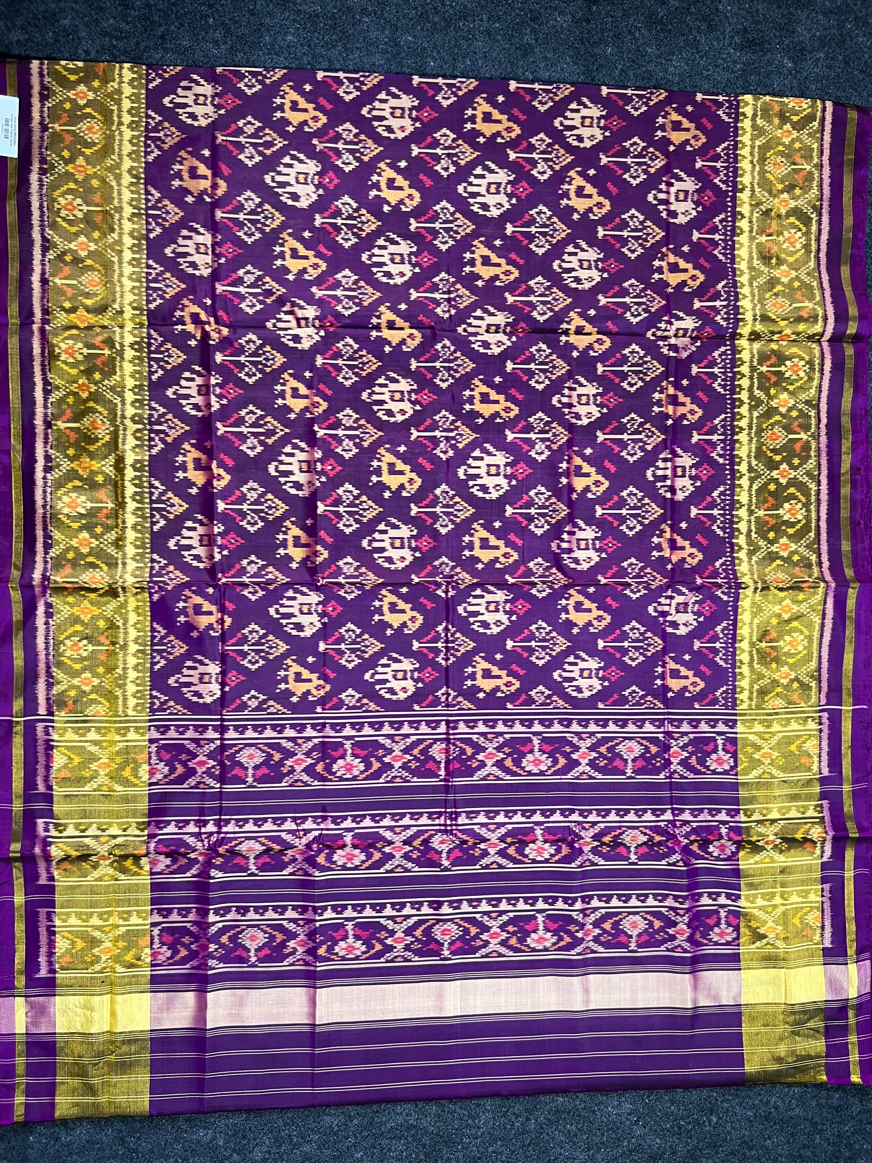 Dark magenta Tradition Design Handwoven Patola Silk Saree Secondary image
