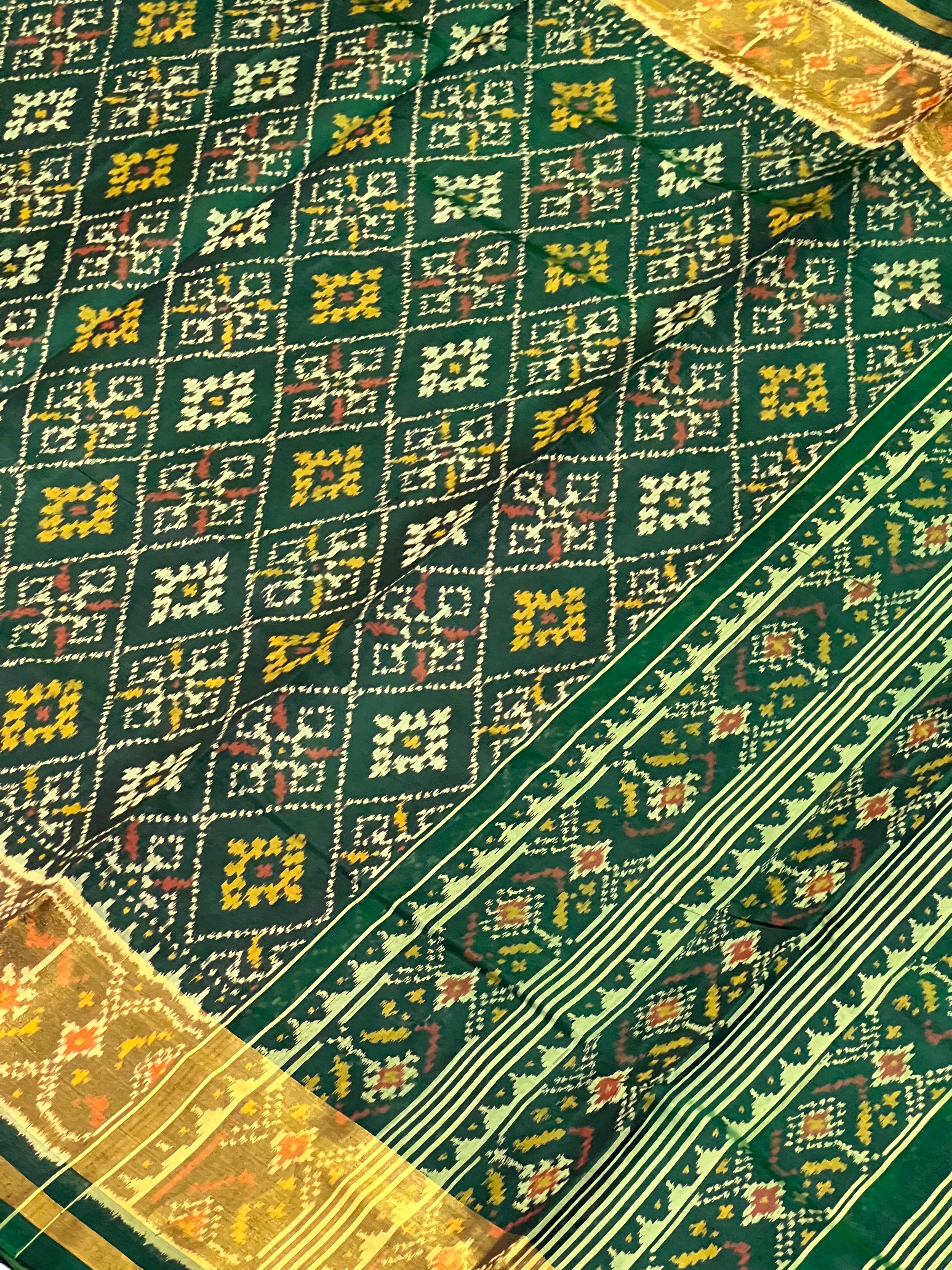 Pan-Chanda Traditional Design Handwoven Patola Silk Saree