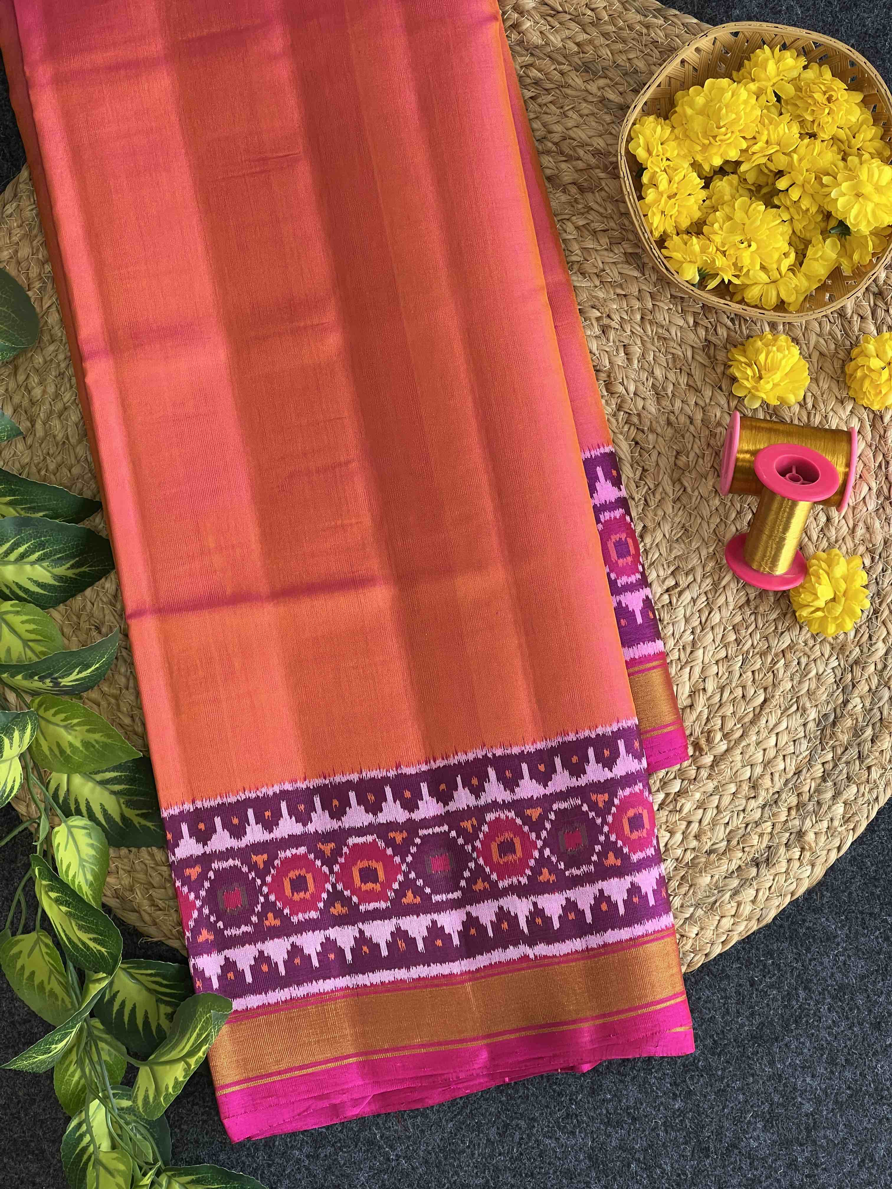 Plain gala Border Handwoven Patola Silk Saree Main image