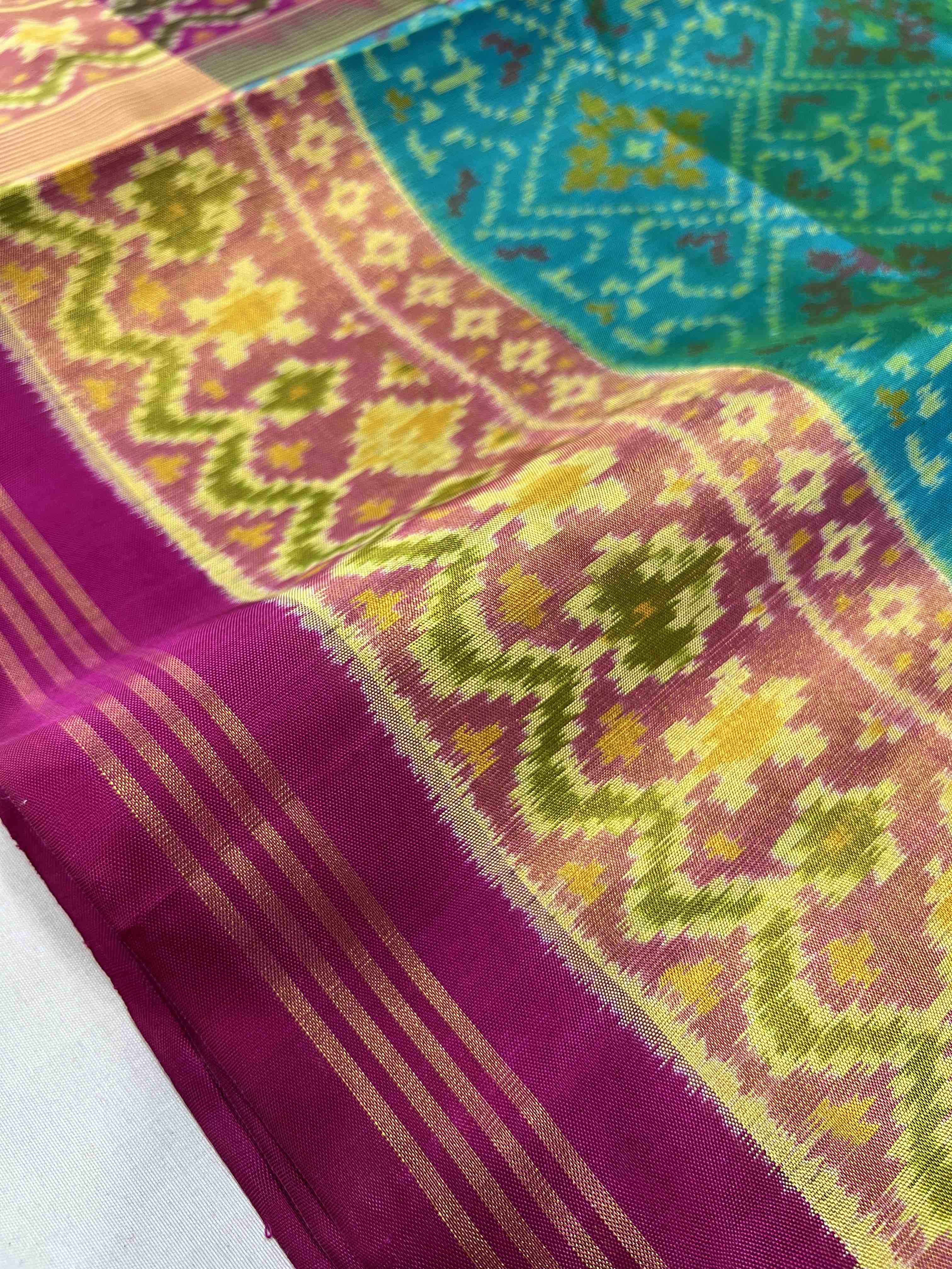 Pan-Chanda Traditional Design Handwoven Patola Silk Saree