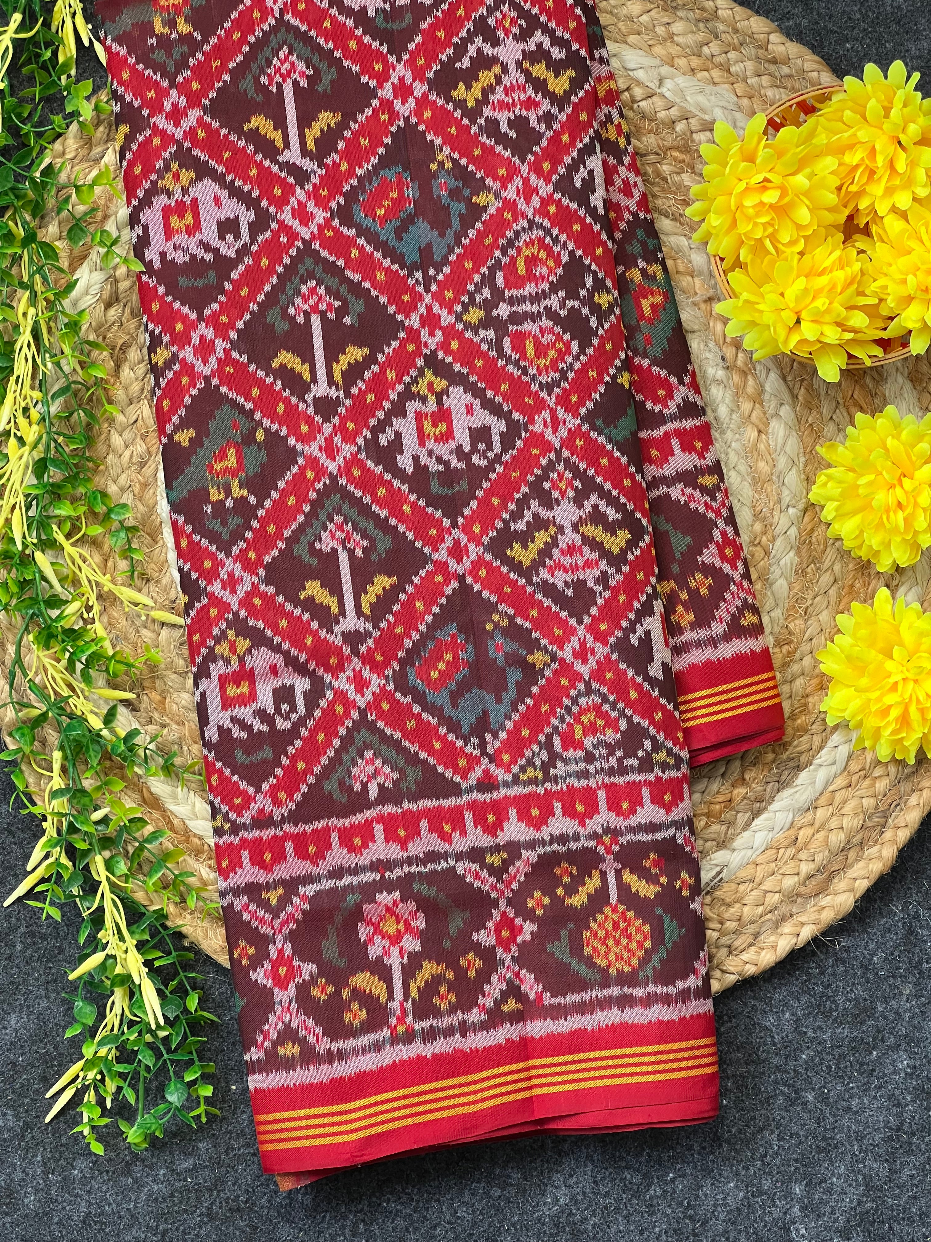 Typical Narikunj Traditional Design Handwoven Patola Silk Saree Main image