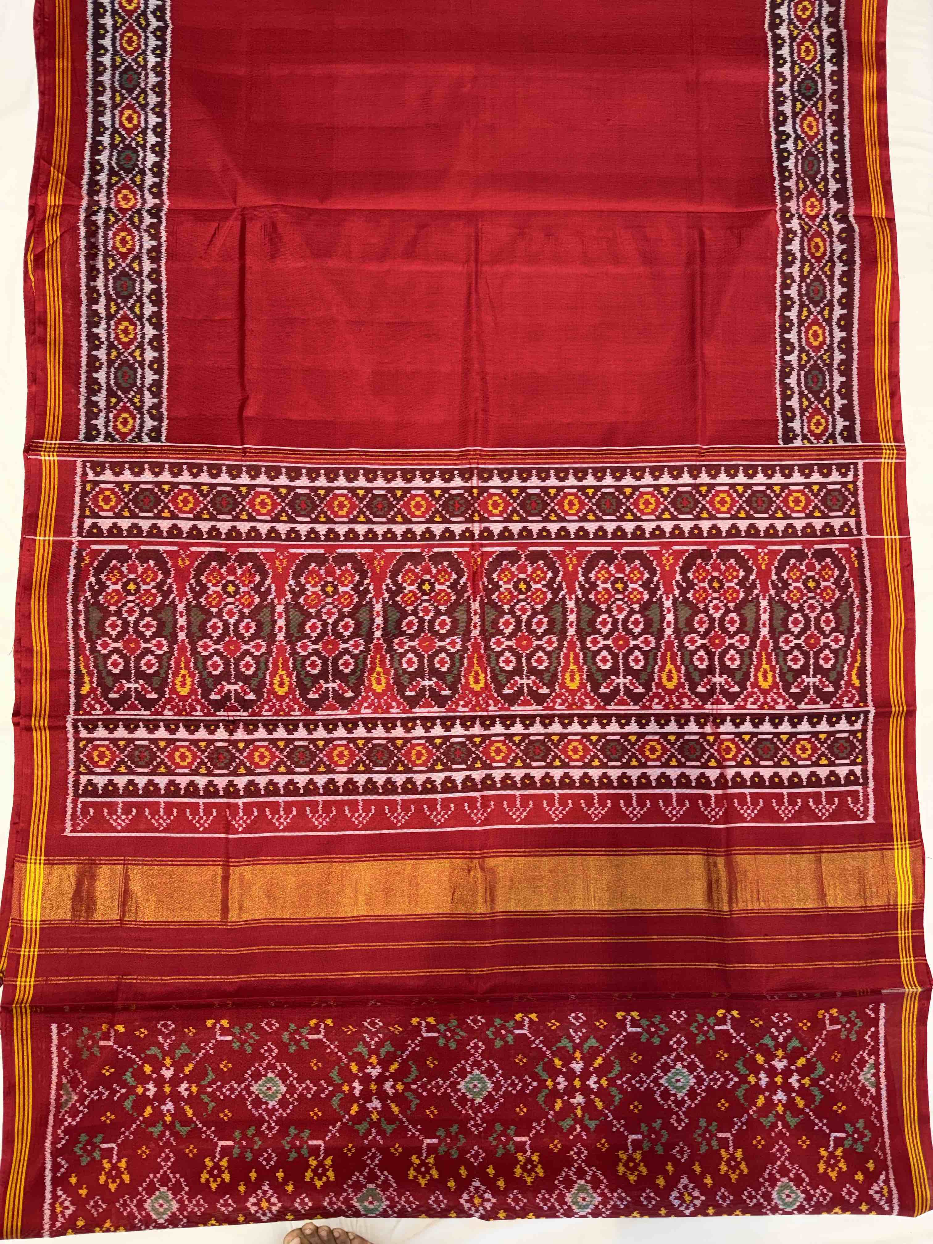 Plain Red Gala Border With Designer Blouse Handwoven Patola Silk Saree Secondary image