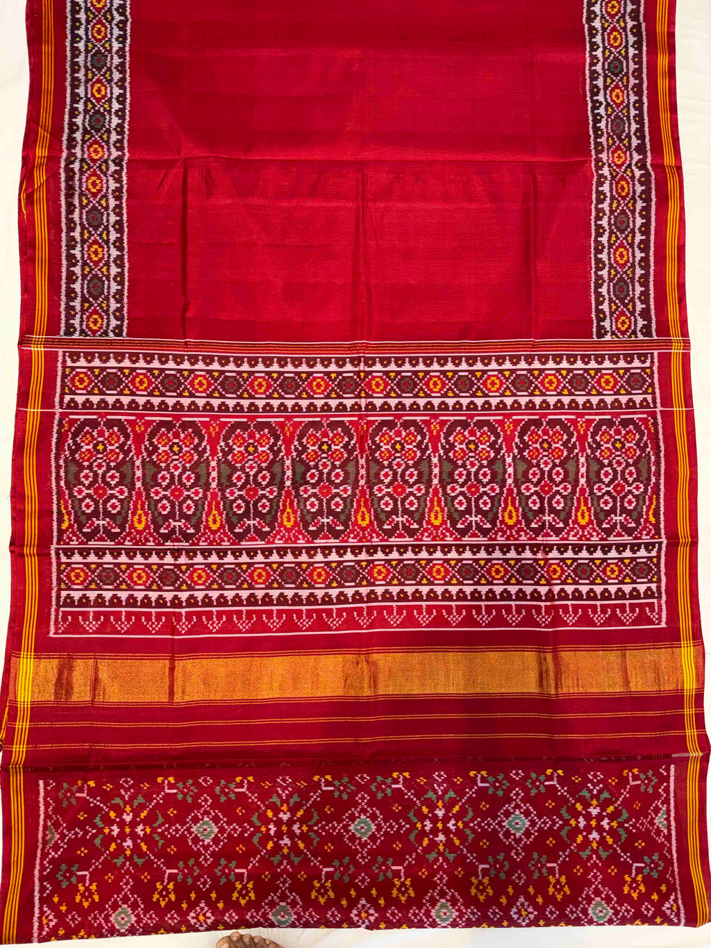 Plain Red Gala Border With Designer Blouse Handwoven Patola Silk Saree