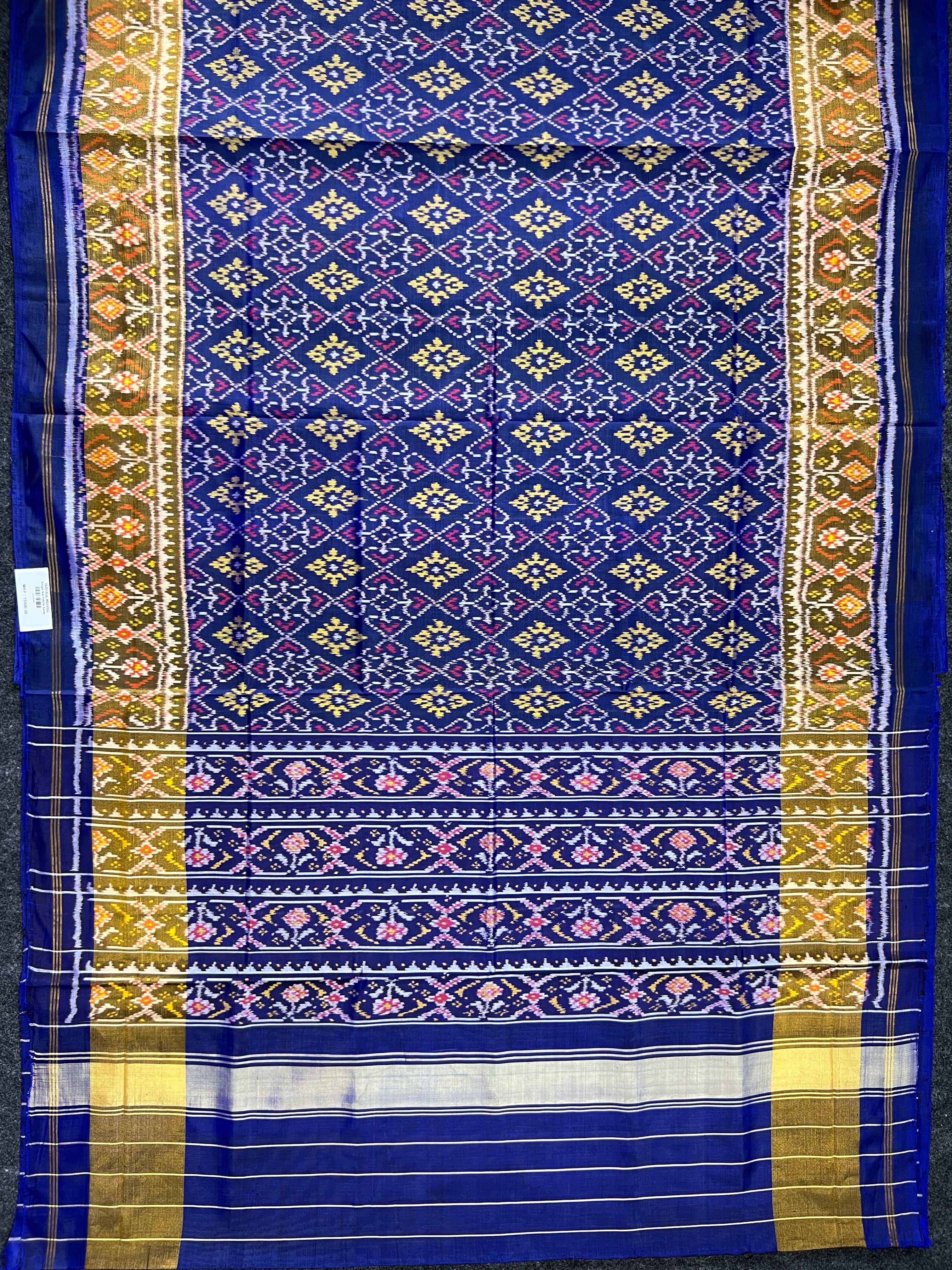 Pan-Chanda Tradition Design Handwoven Patola Silk Saree Secondary image