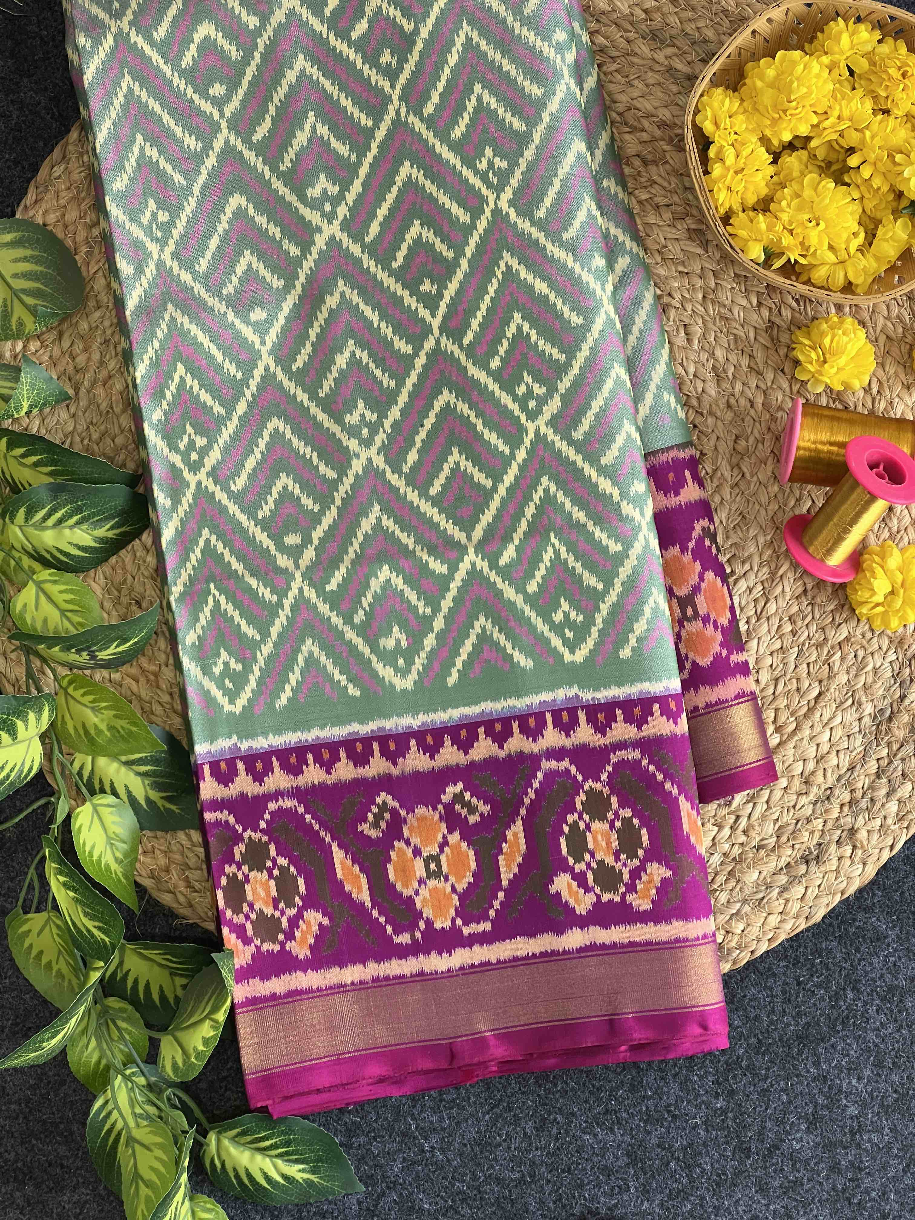 Fancy Design Handwoven Patola Silk Saree Main image