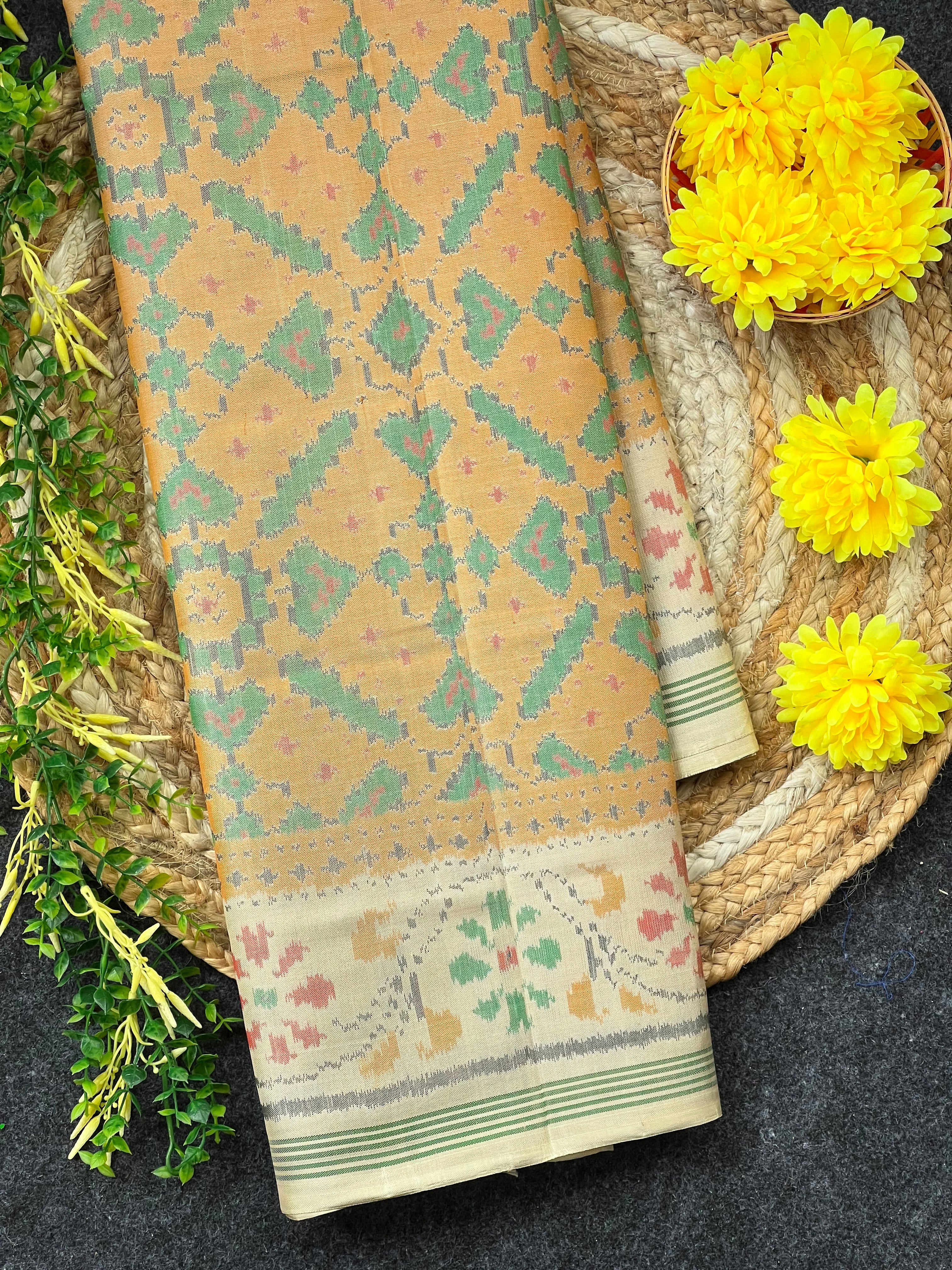 Manekchowk Traditional Design Handwoven Patola Silk Saree