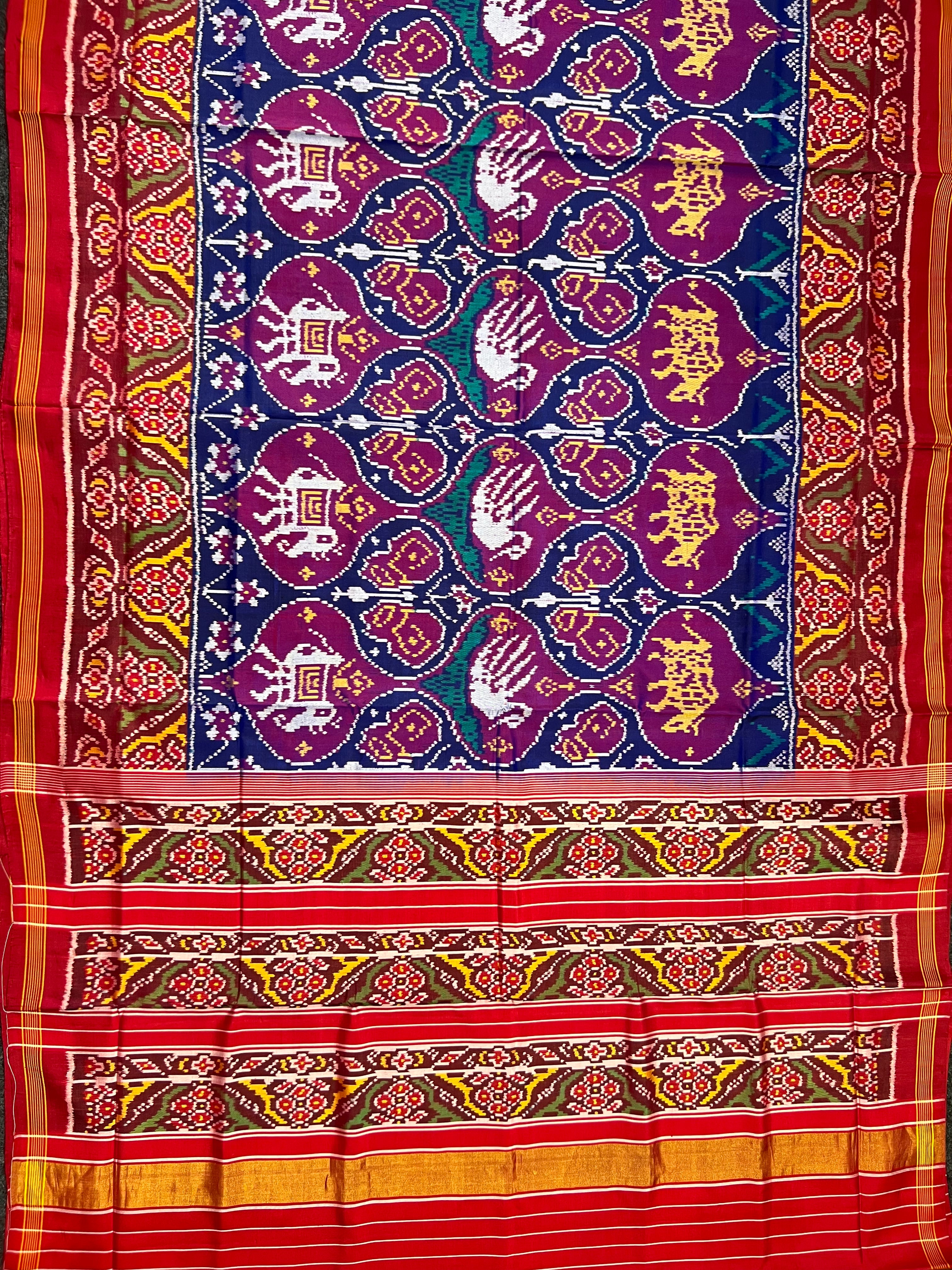 Motif Design Handwoven Patola Silk Saree Secondary image