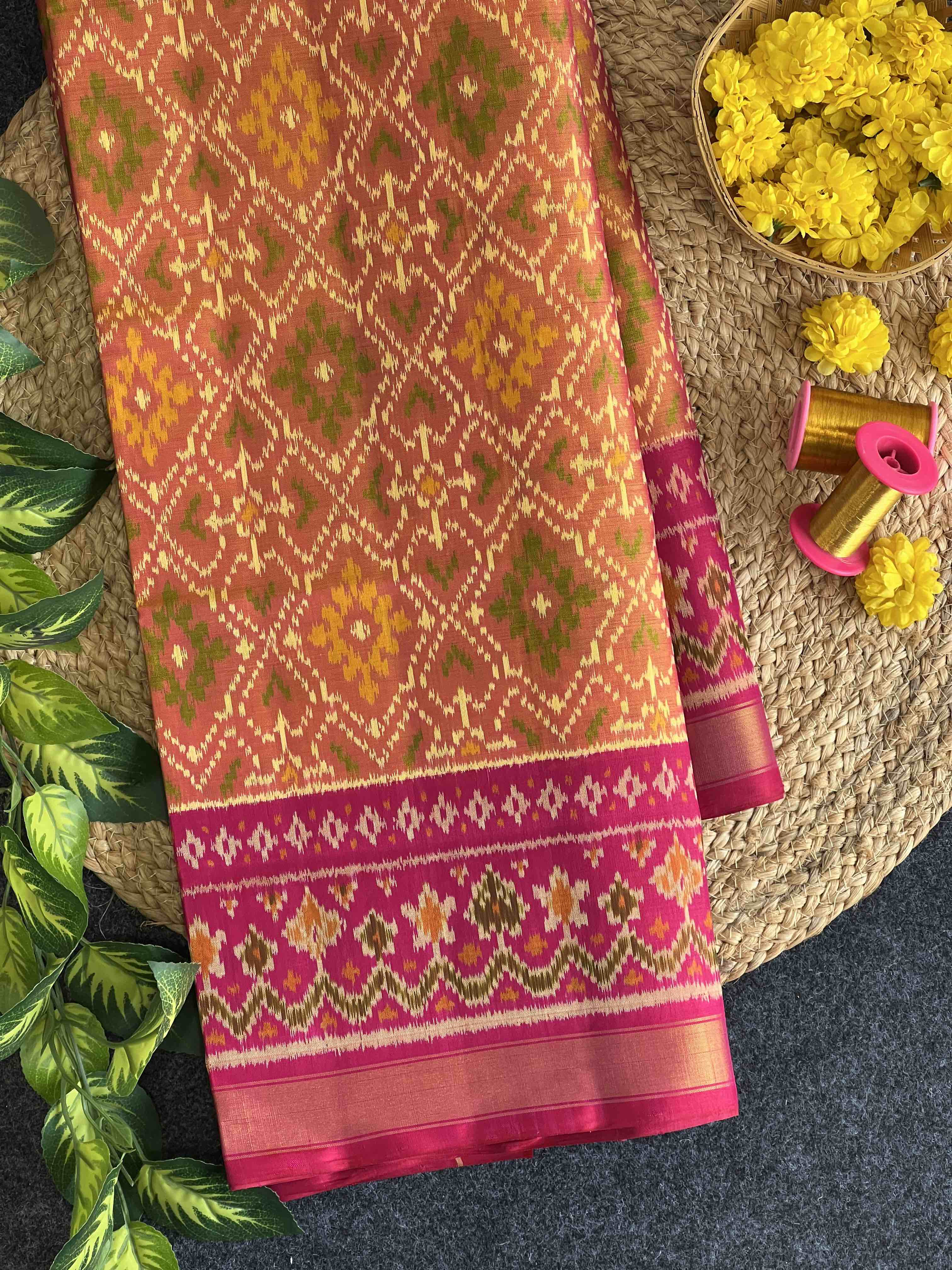 Pan-Chanda Traditional Design Handwoven Patola Silk Saree Main image