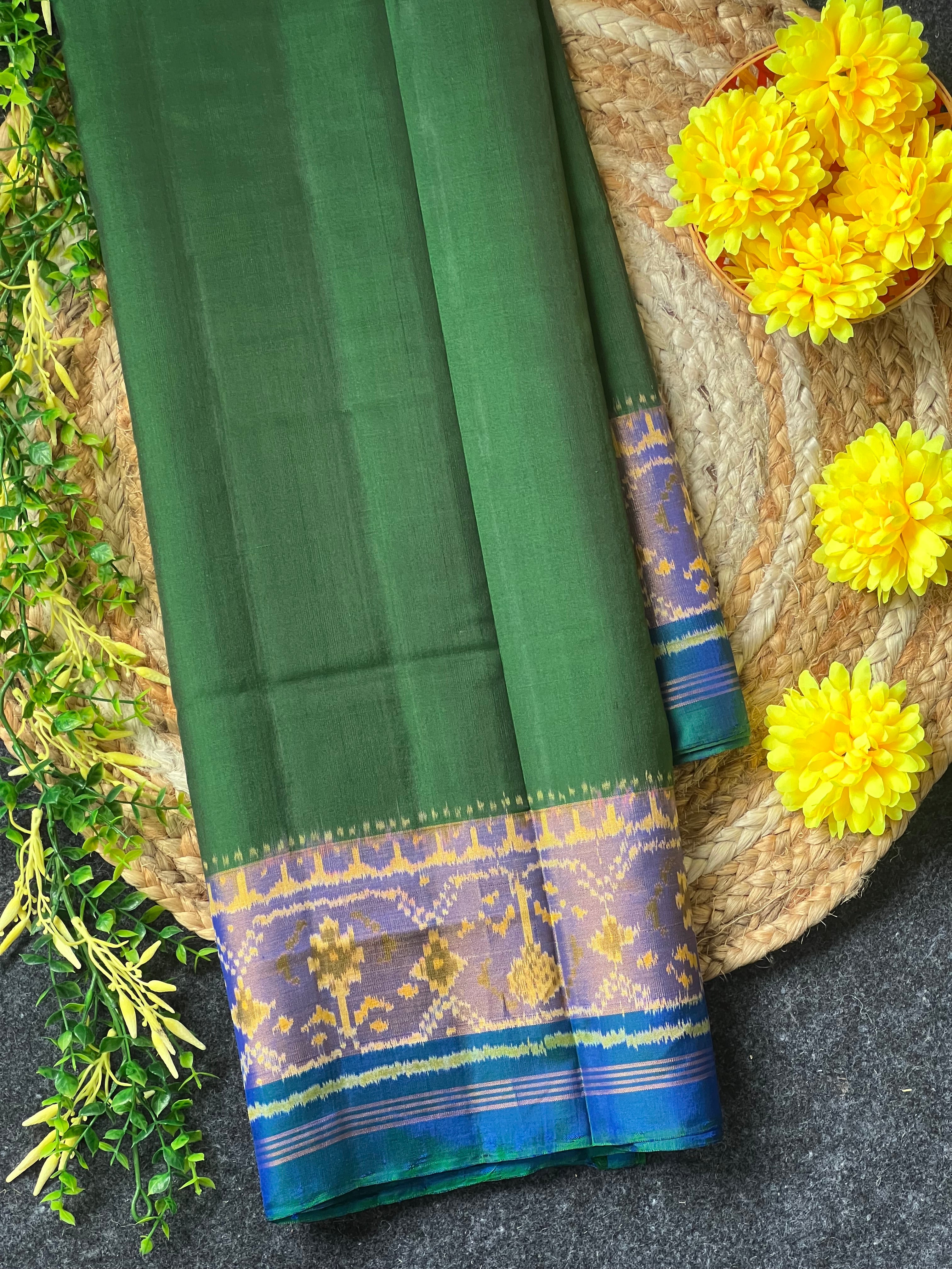 Plain Gala Border Handwoven Patola Silk Saree Main image