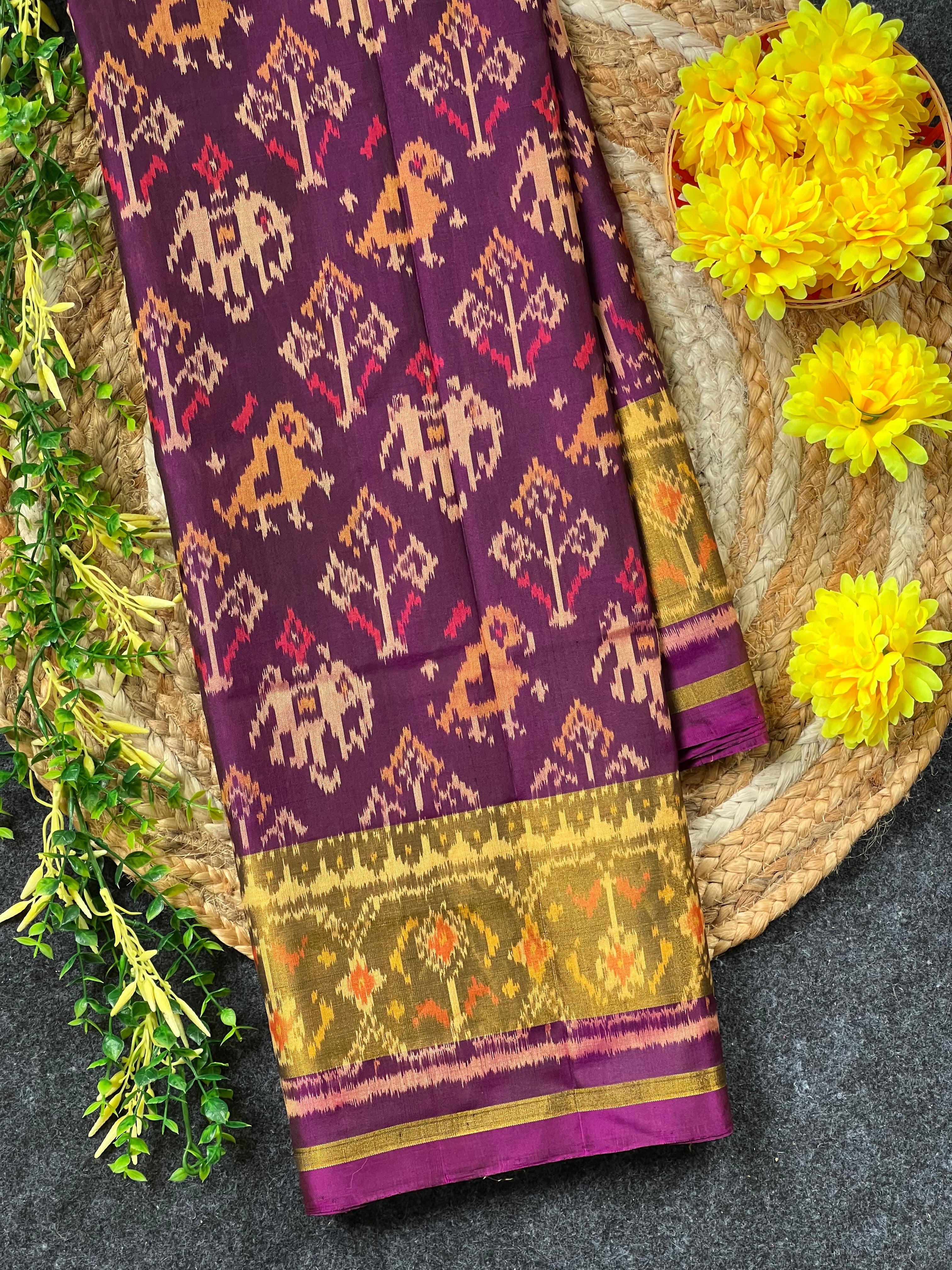 Dark magenta Tradition Design Handwoven Patola Silk Saree Main image