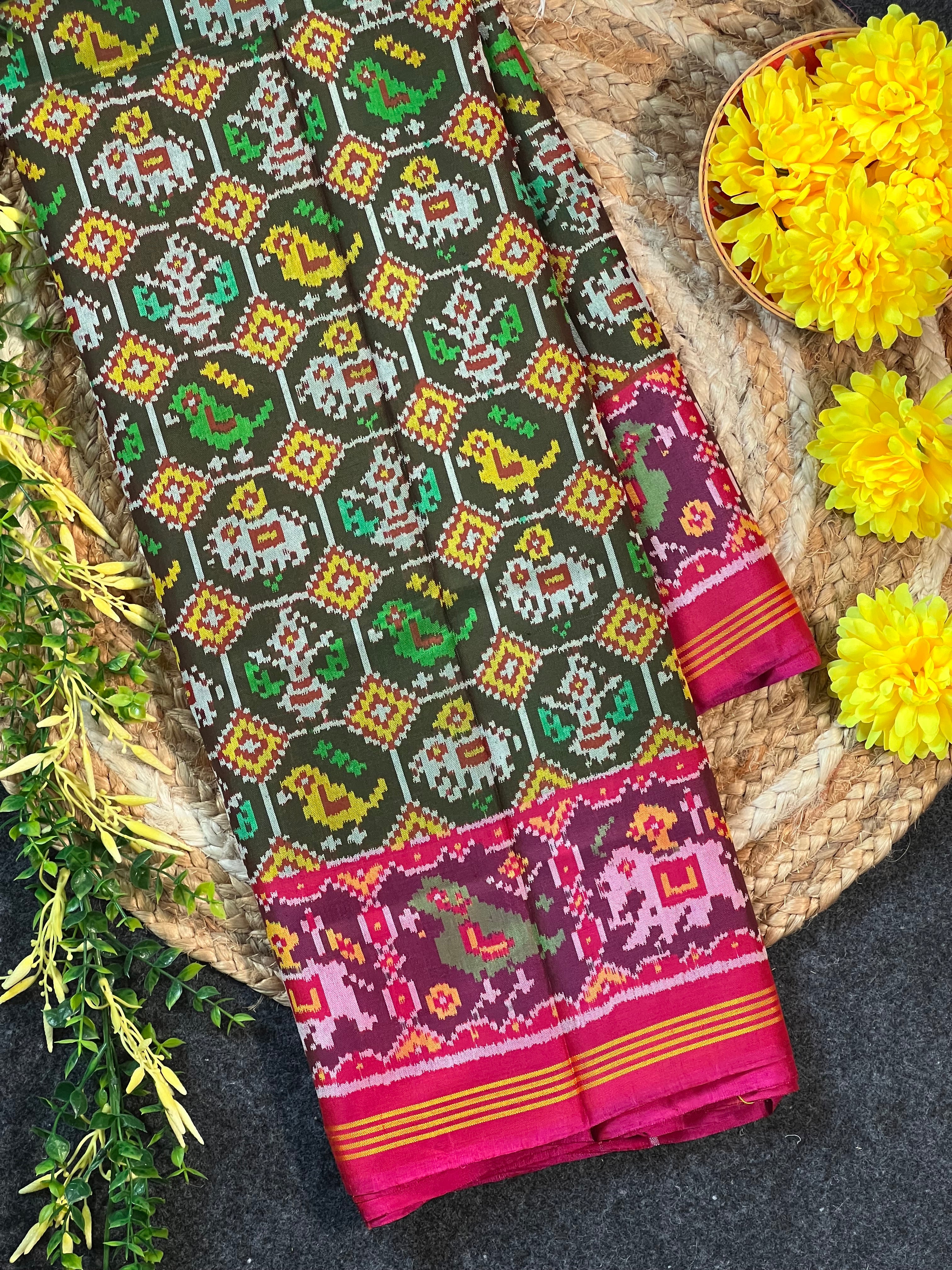 Handwoven Patola Silk Saree Narikunjan Main image