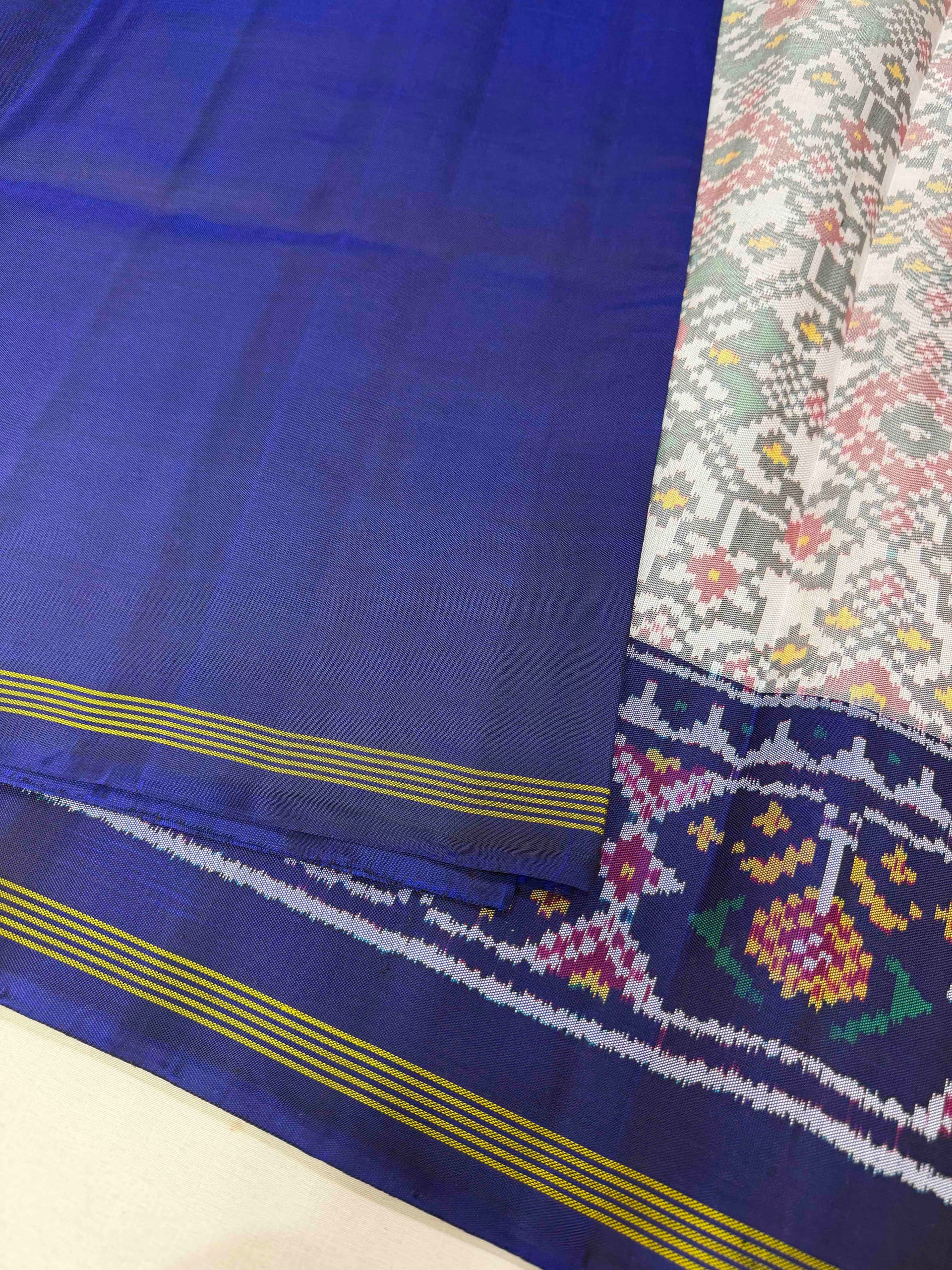 White Navratna Traditional Design Handwoven Patola Silk Saree