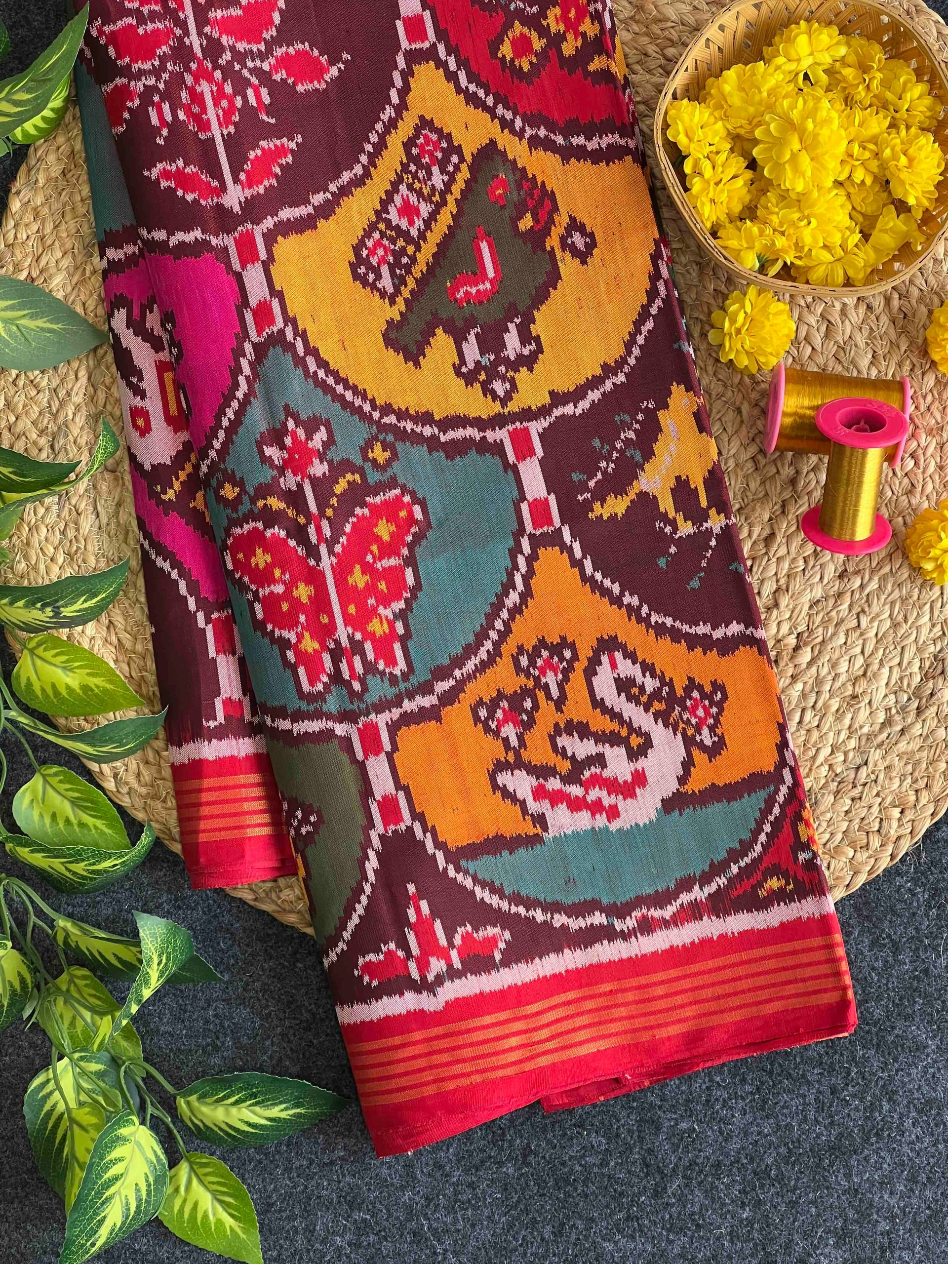 New Design Motifs Handwoven Patola Silk Saree Main image