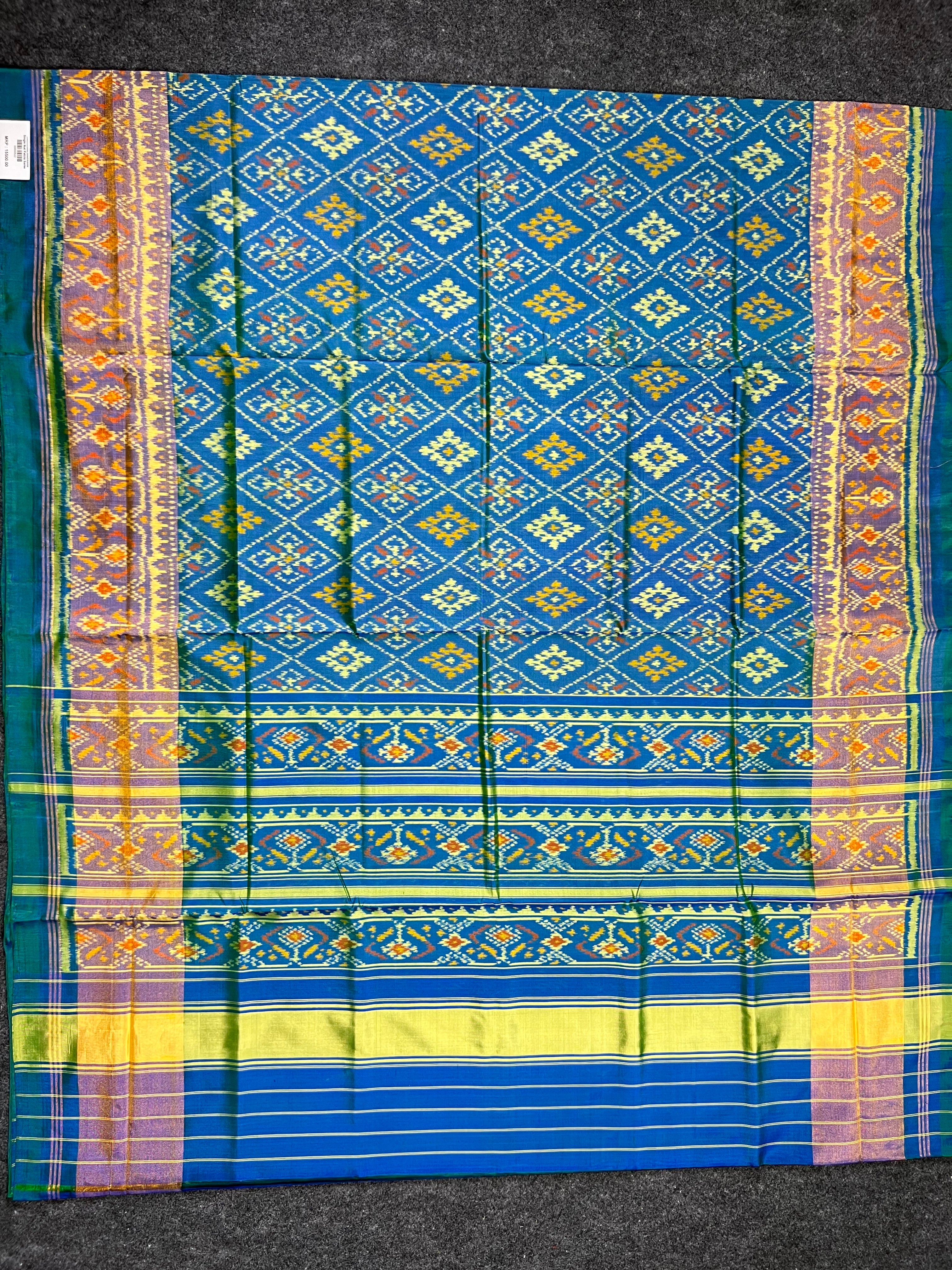 Pan Chanda Traditional Design Handwoven Patola Silk Saree Secondary image