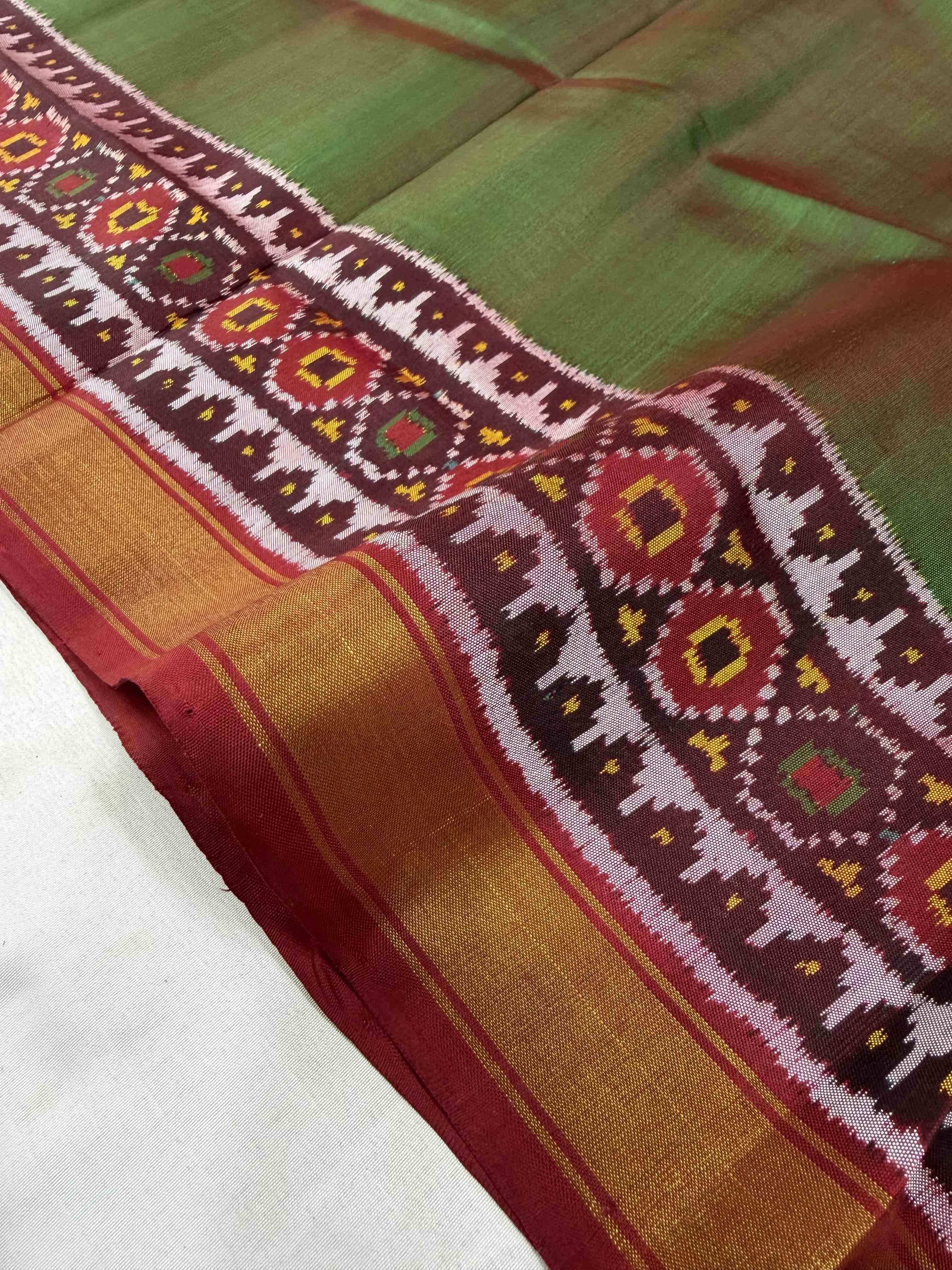 Plain gala Border Handwoven Patola Silk Saree
