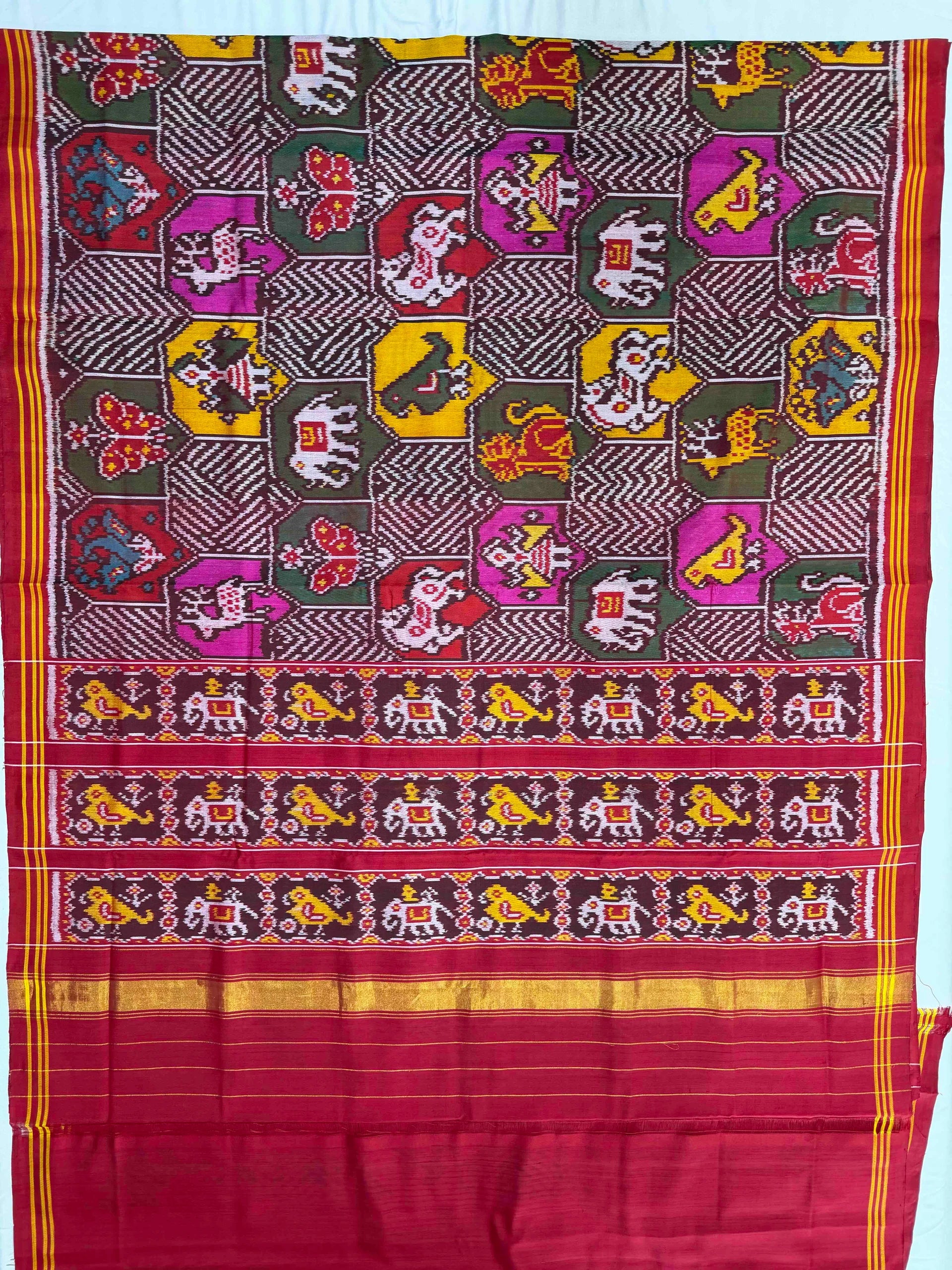 Exclusive Motifs Traditional Design Handwoven Patola Silk Saree Secondary image