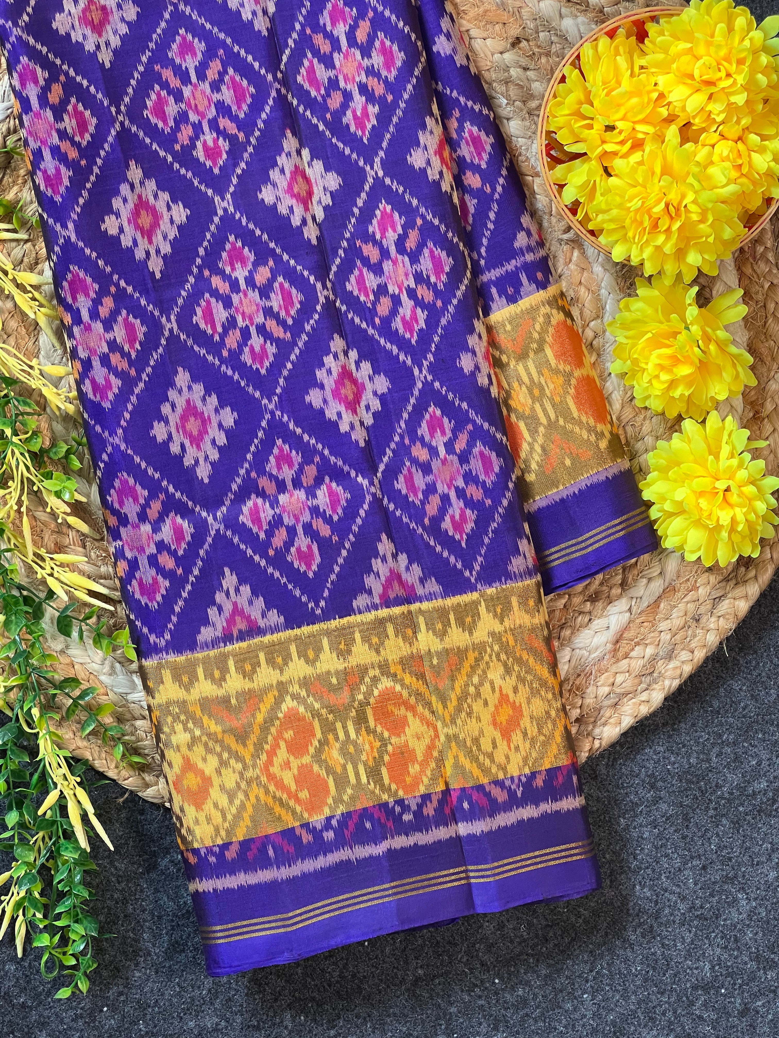 Pan-Chanda Traditional Design Handwoven Patola Silk Saree