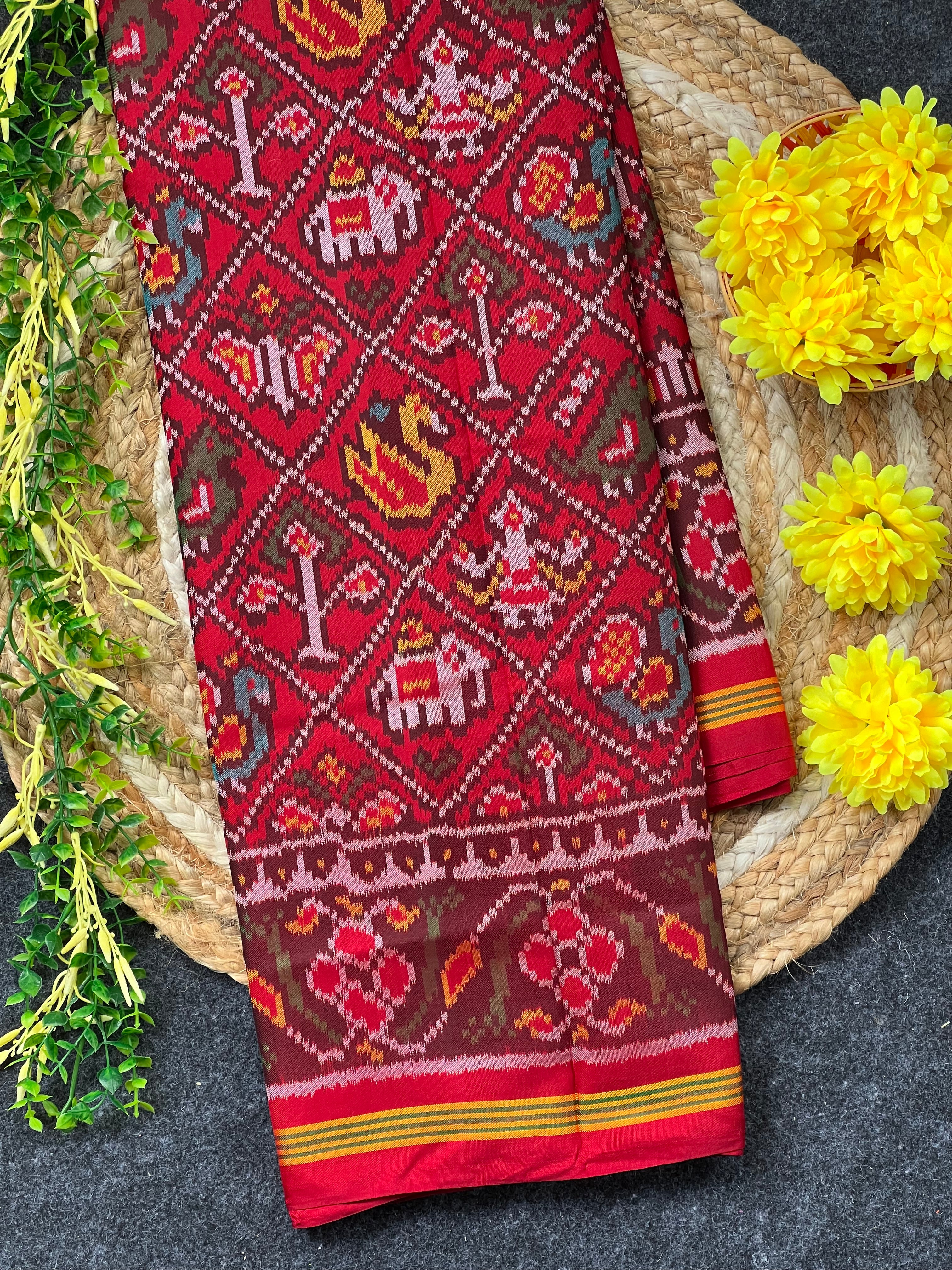 Red Narikunj Traditional Design Handwoven Patola Silk Saree Main image