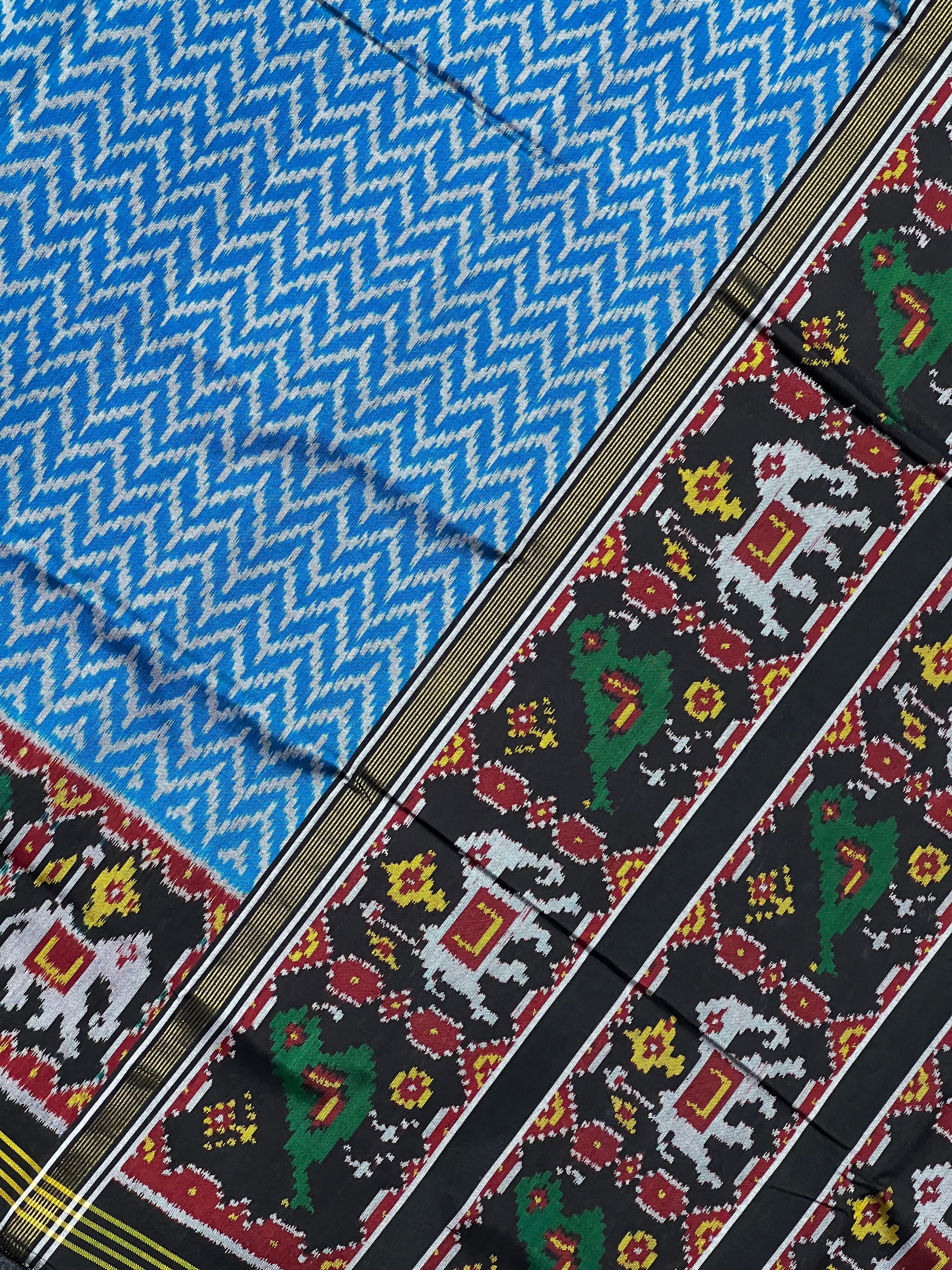 Laheriya Design Handwoven Patola Silk Saree