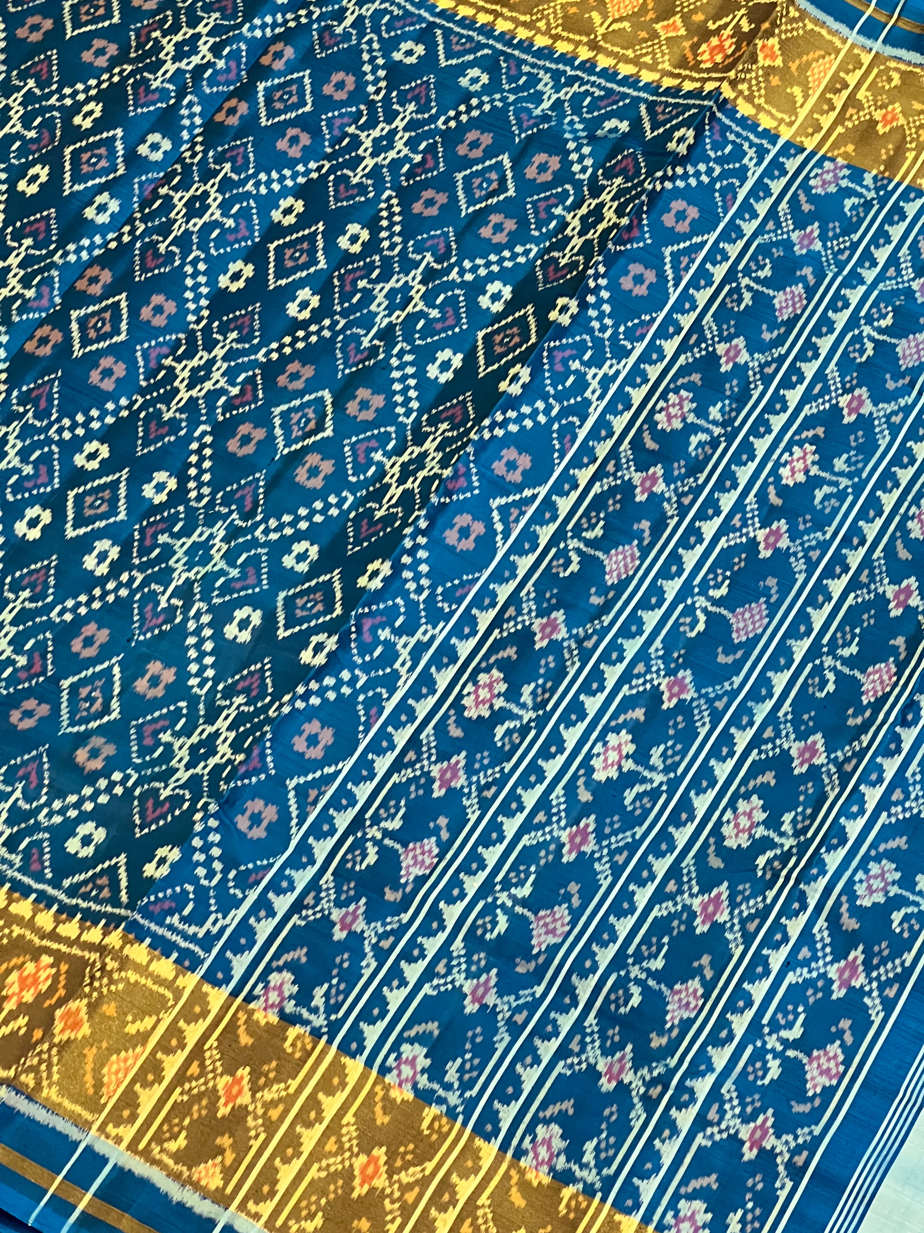 Manekchowk Traditional Design Handwoven Patola Silk Saree