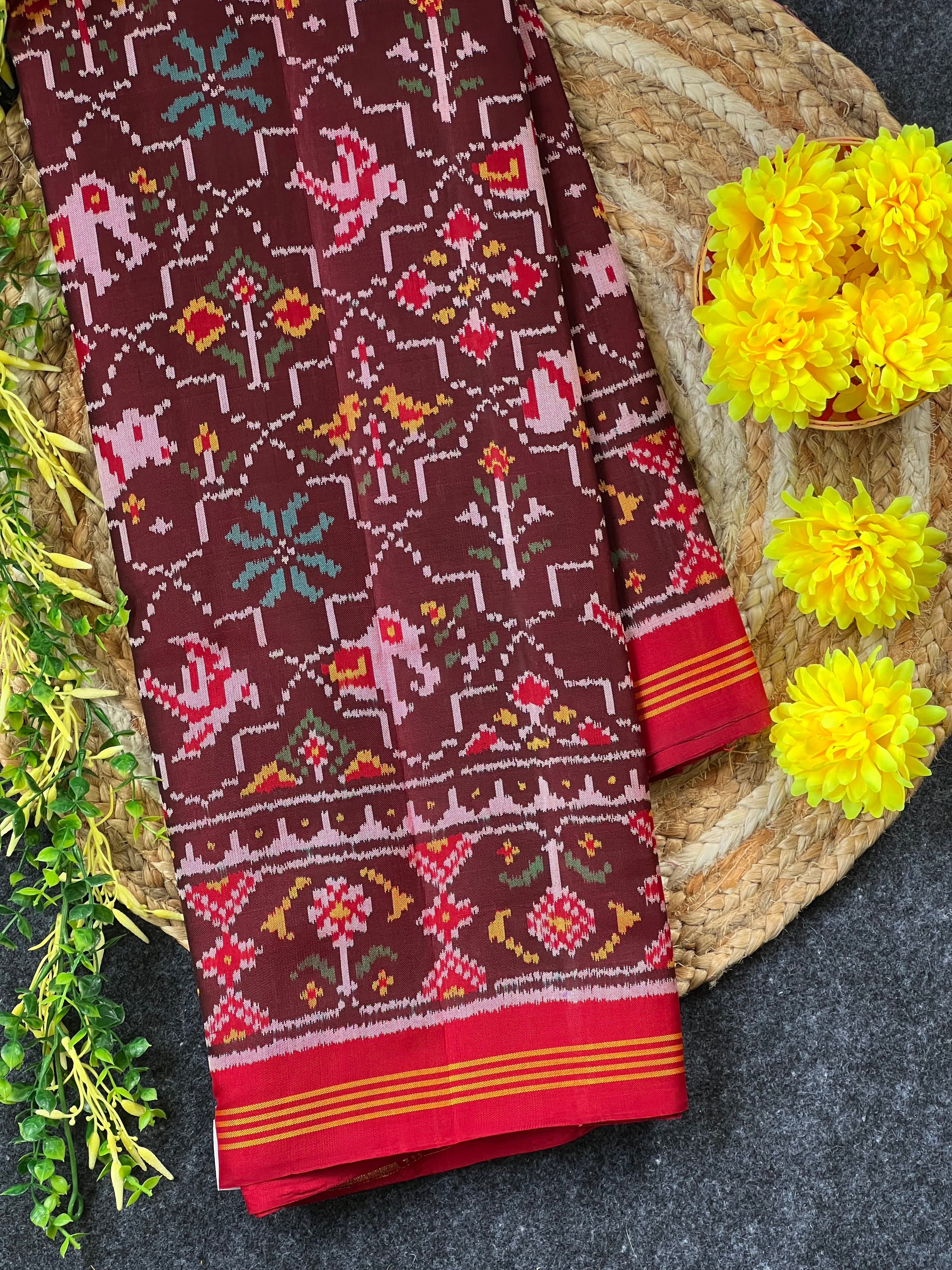 Half Motifs Design Handwoven Patola Silk Saree Main image