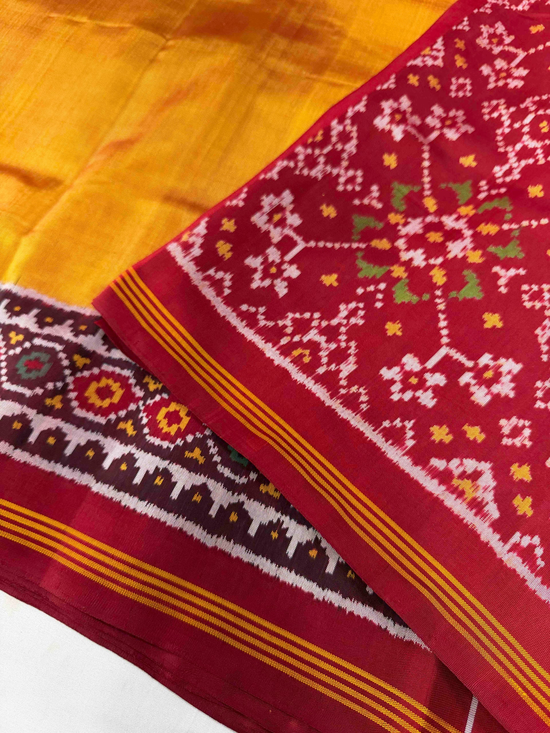 Plain Gala Border With Designer Blouse Handwoven Patola Silk Saree