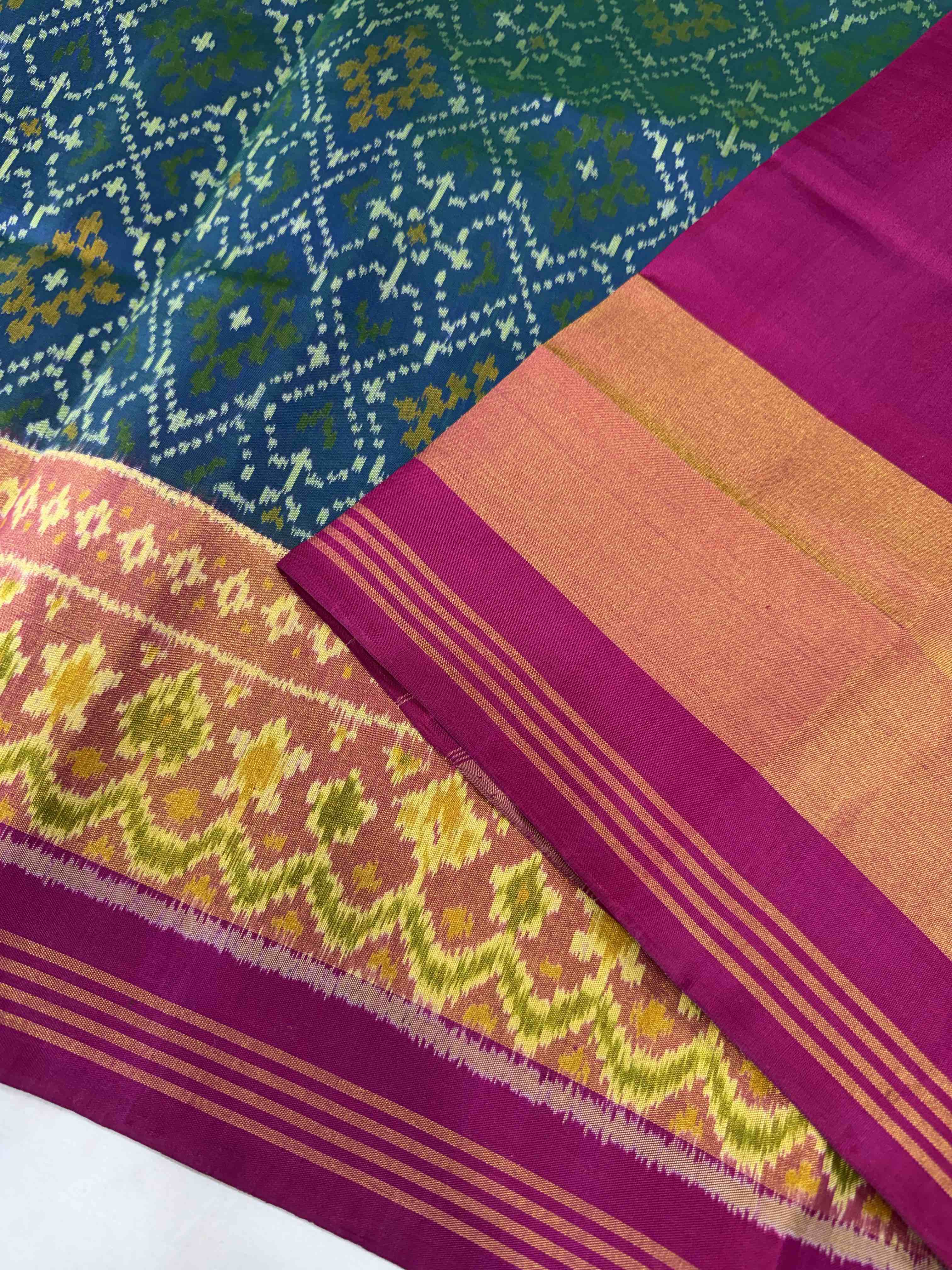 Pan-chanda Traditional Design Handwoven Patola Silk Saree