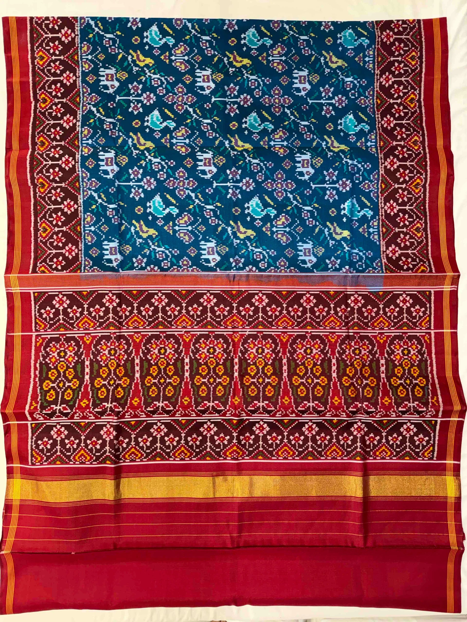 Motifs Traditional Design Handwoven Patola Silk Saree