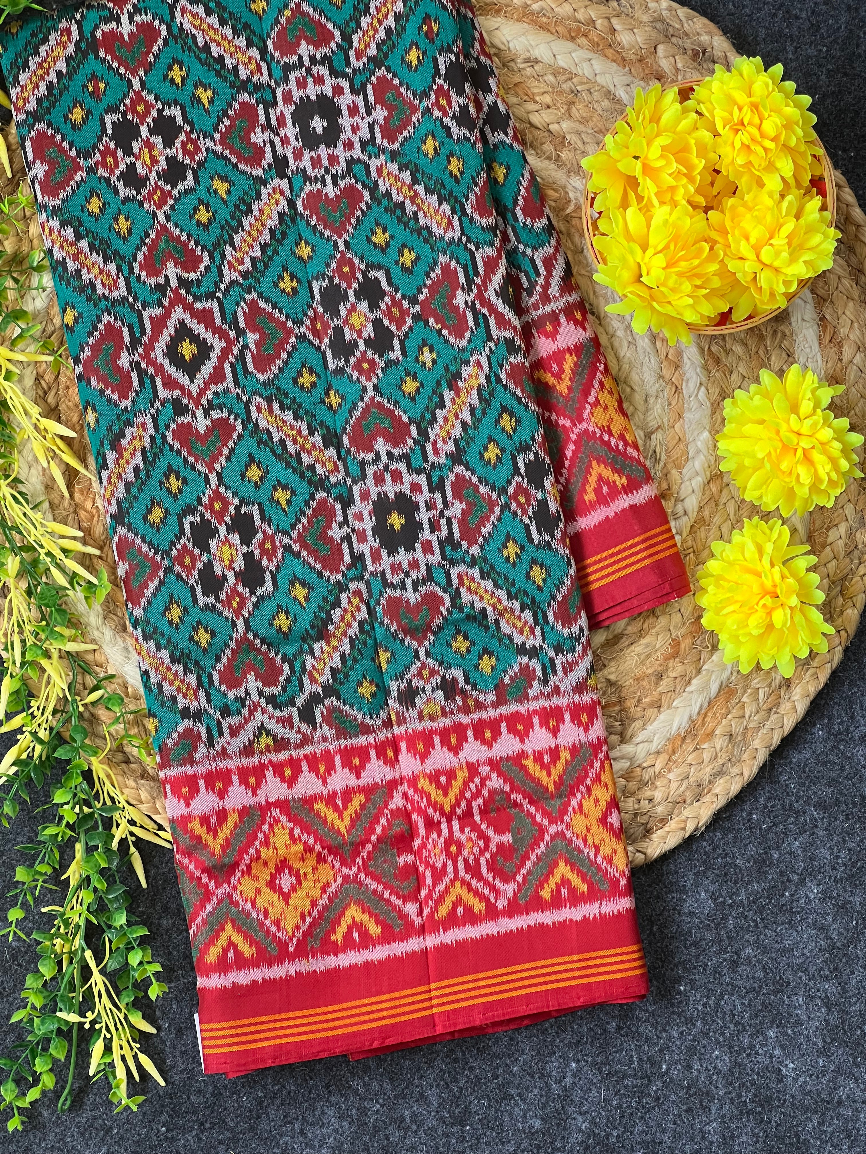 Manekchok Design Handwoven Patola Silk Saree