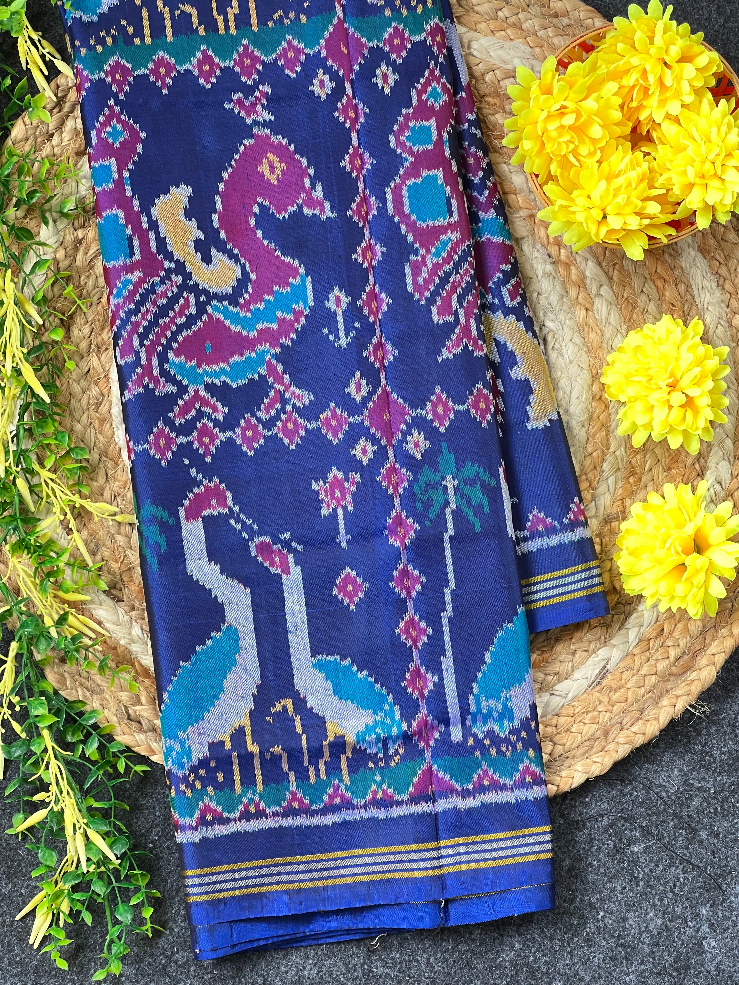 Big Motif Traditional Handwoven Patola Silk Saree Main image