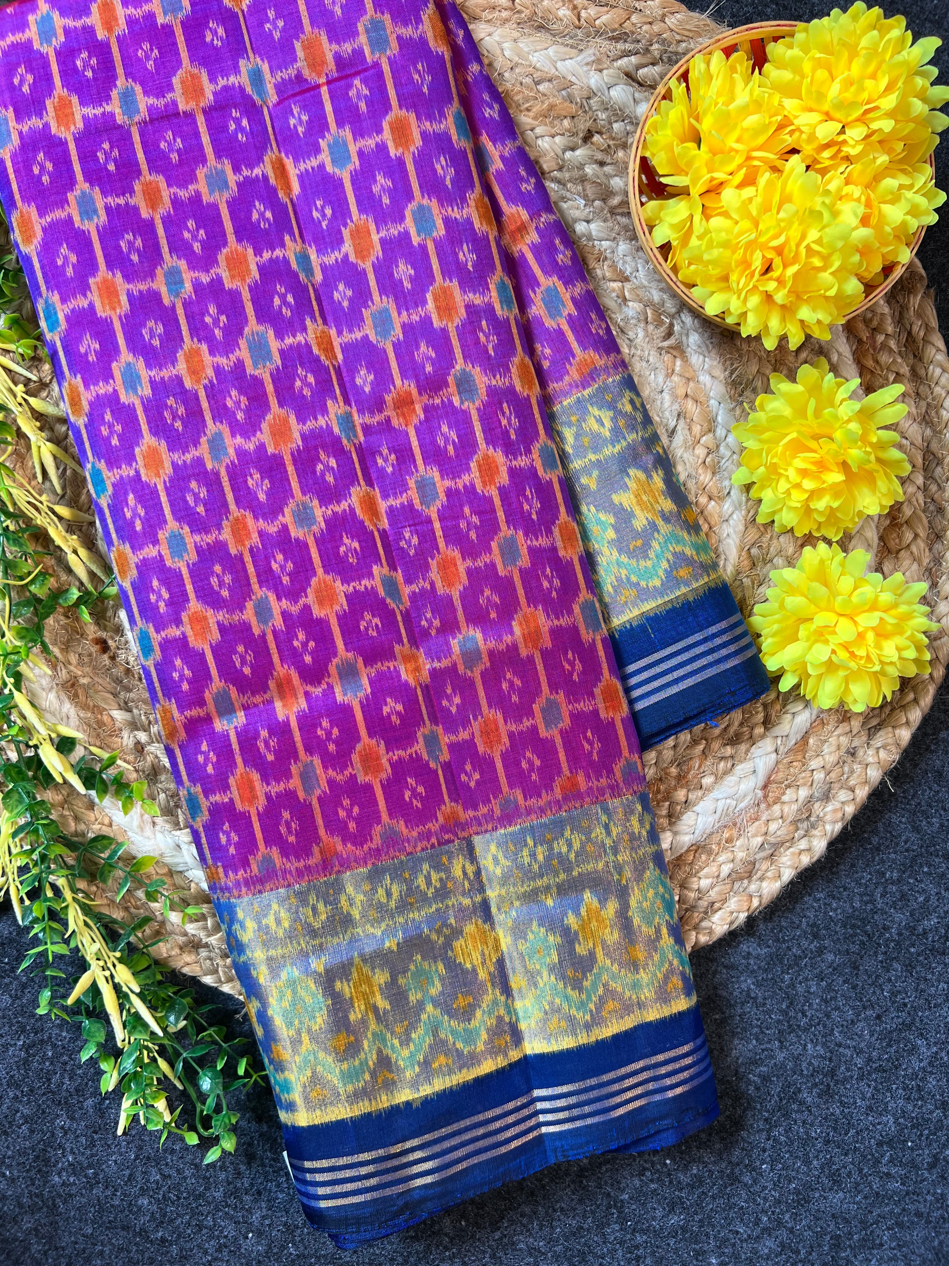 Fancy Design Handwoven Patola Silk Saree Main image