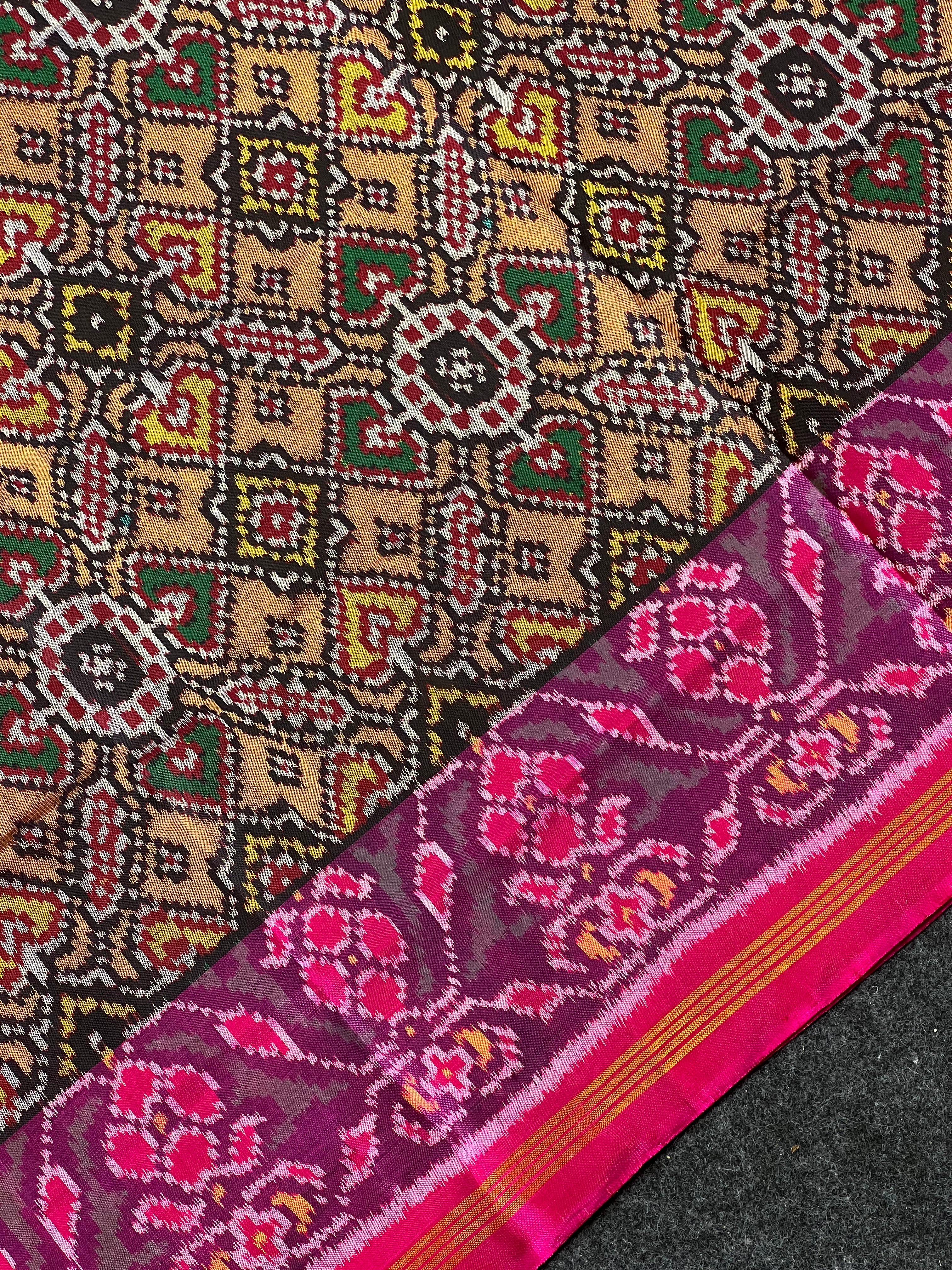 Peach Beige Manekchowk Design Handwoven Patola Dupatta