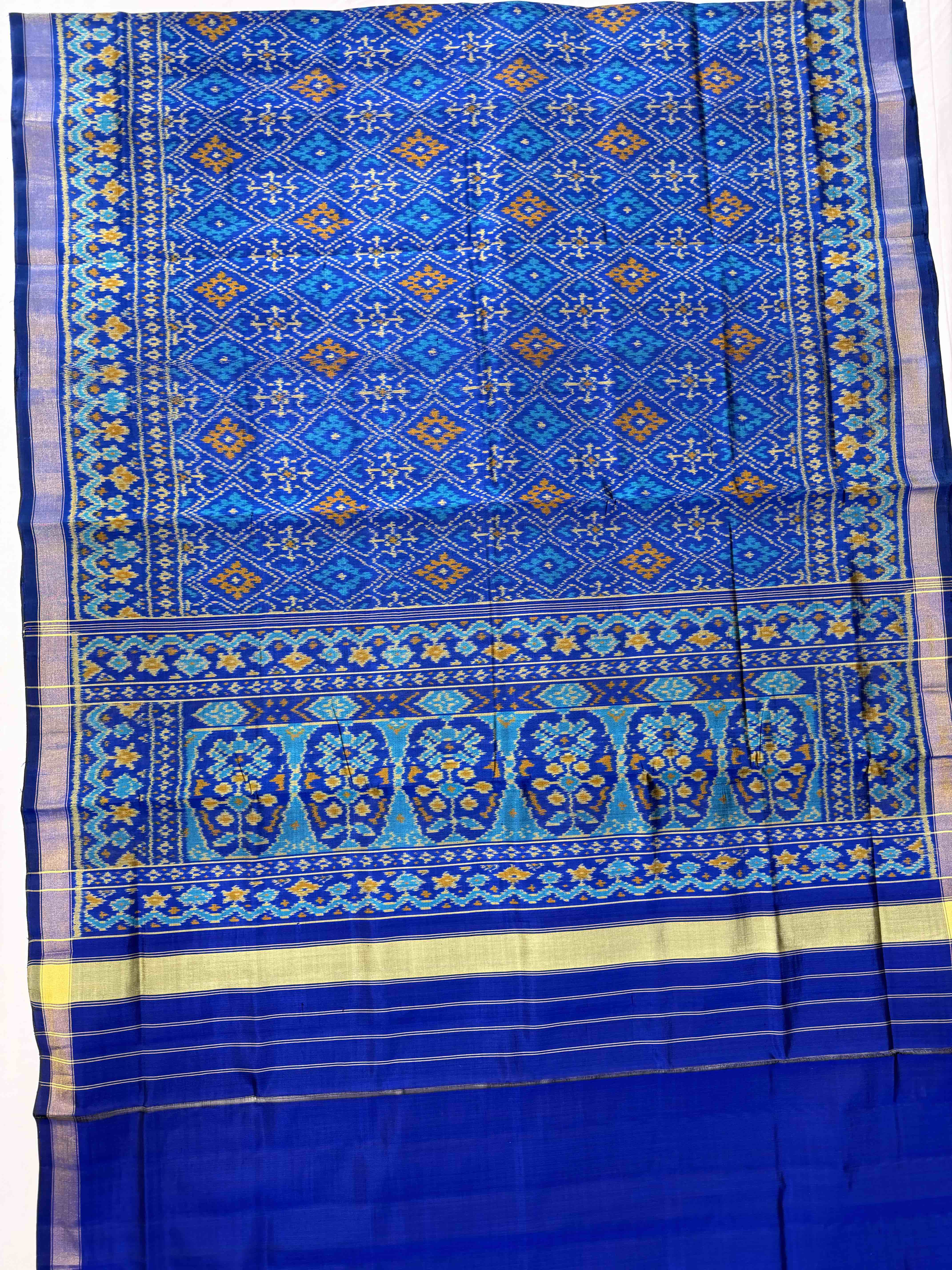 Panchanda Design Handwoven Patola Silk Saree Secondary image