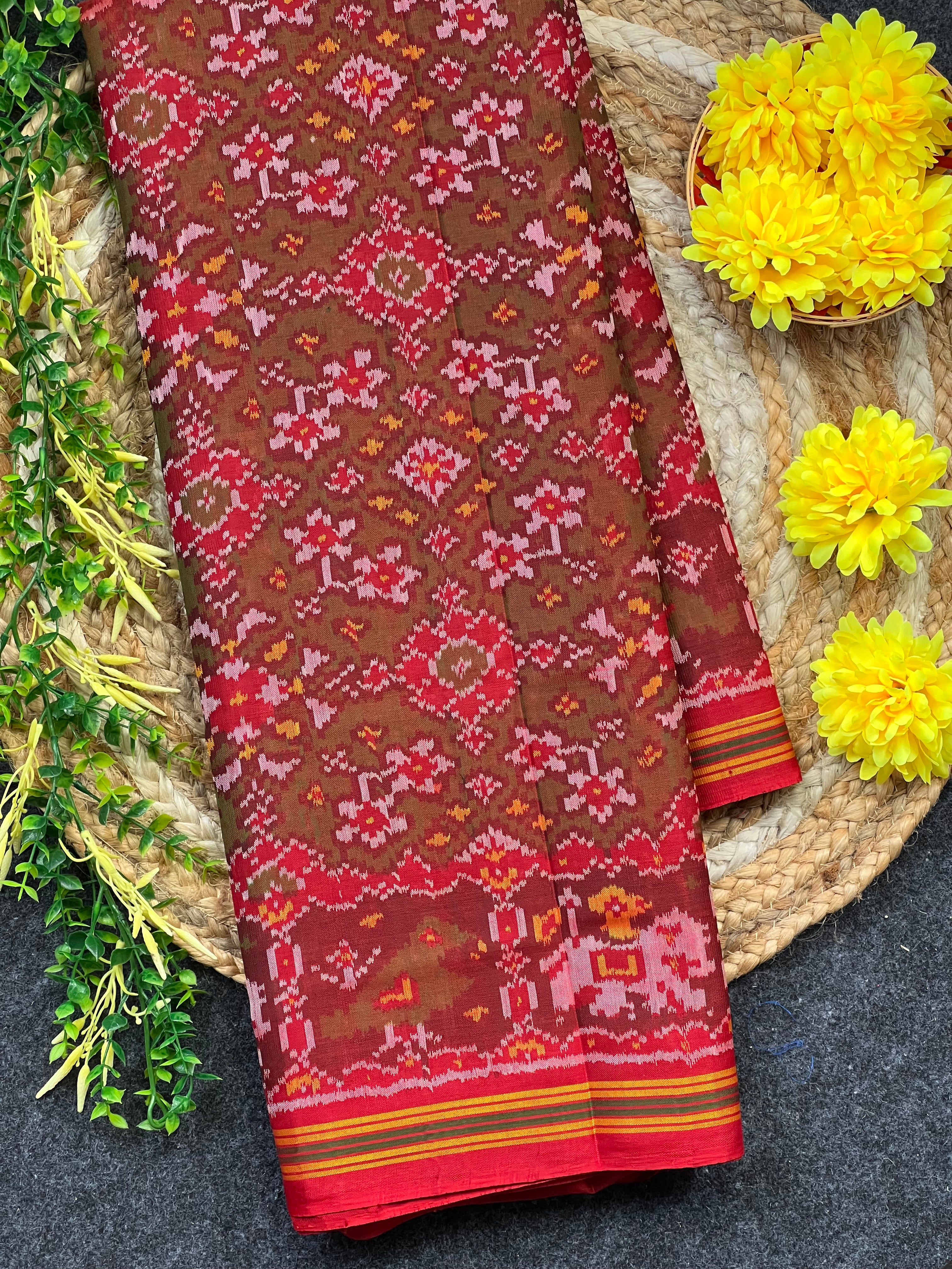 Shaded Color Navratna Design Handwoven Patola Silk Saree Main image