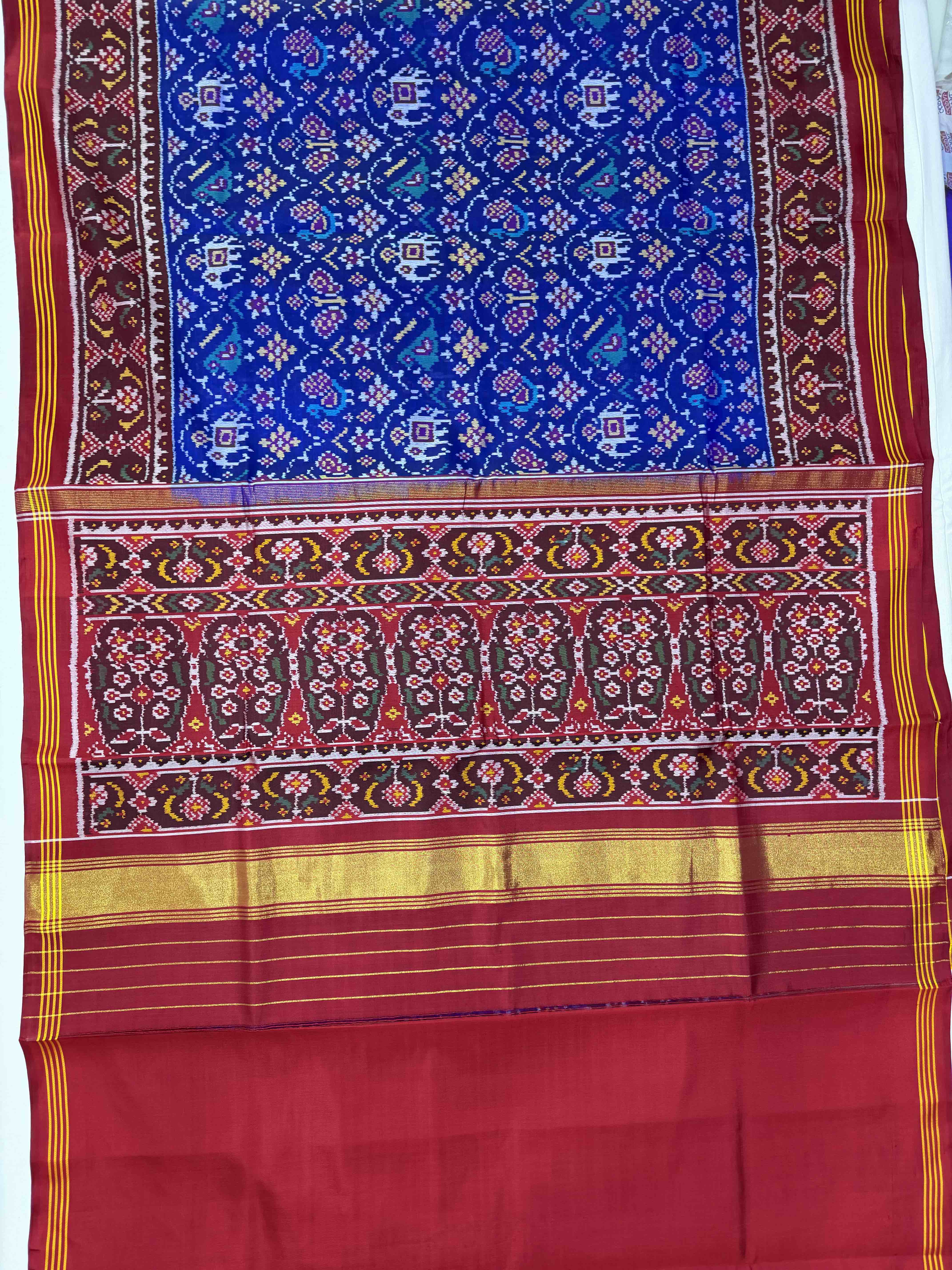 Small Motif Design Handwoven Patola Silk Saree Secondary image