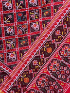 Typical Narikunj Traditional Design Handwoven Patola Silk Saree