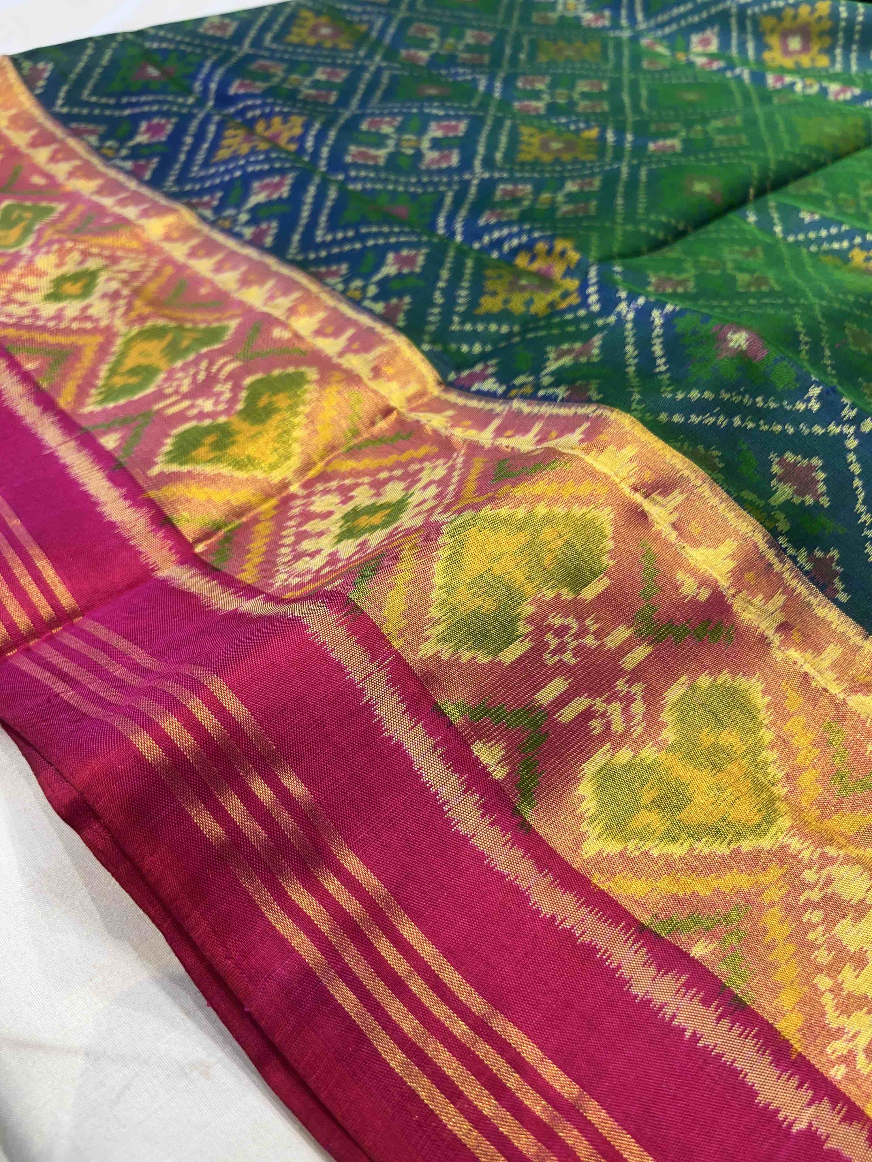 Pan-Chanda Traditional Design Handwoven Patola Silk Saree