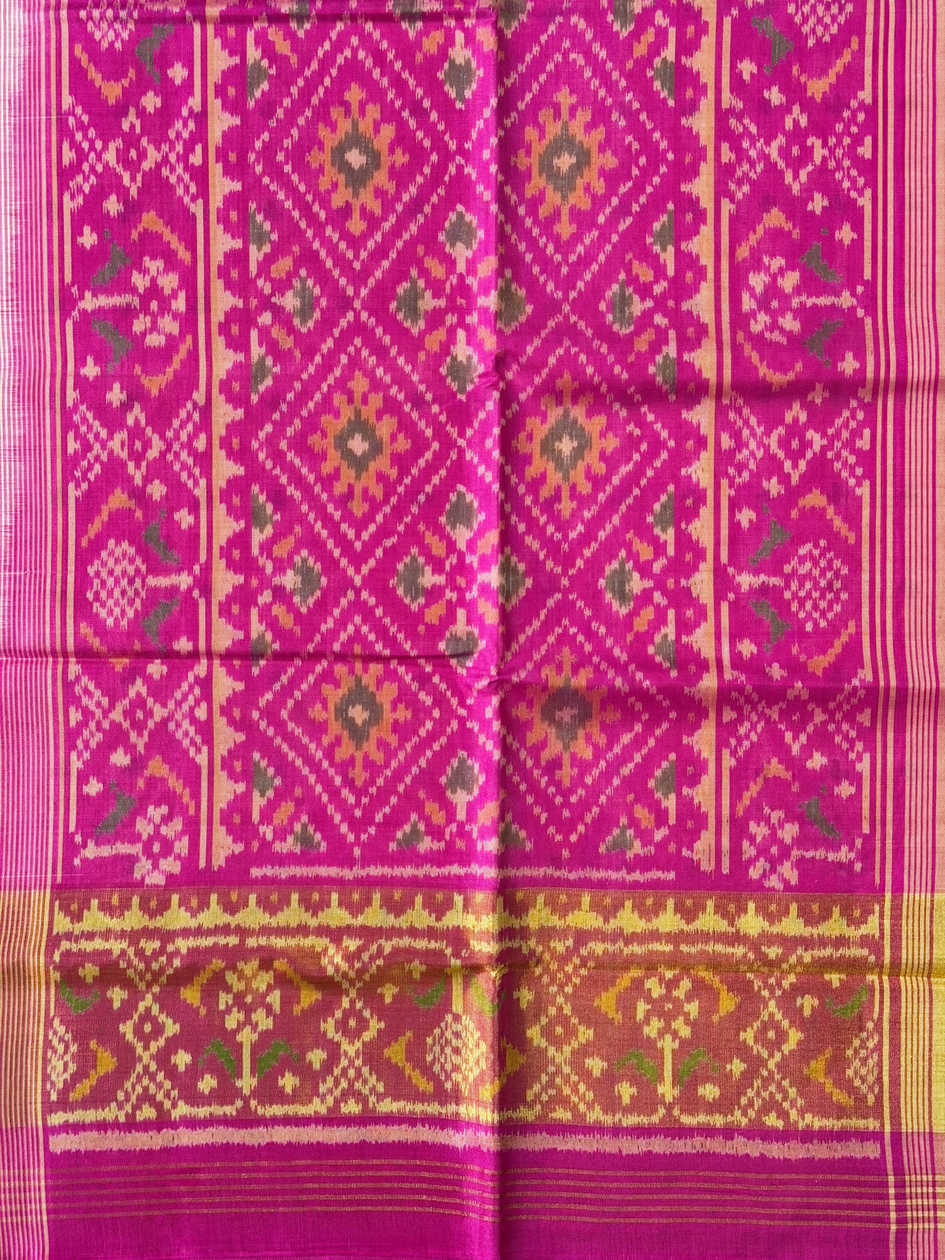 Daliyabhat White Traditional Design Handwoven Patola Silk Saree